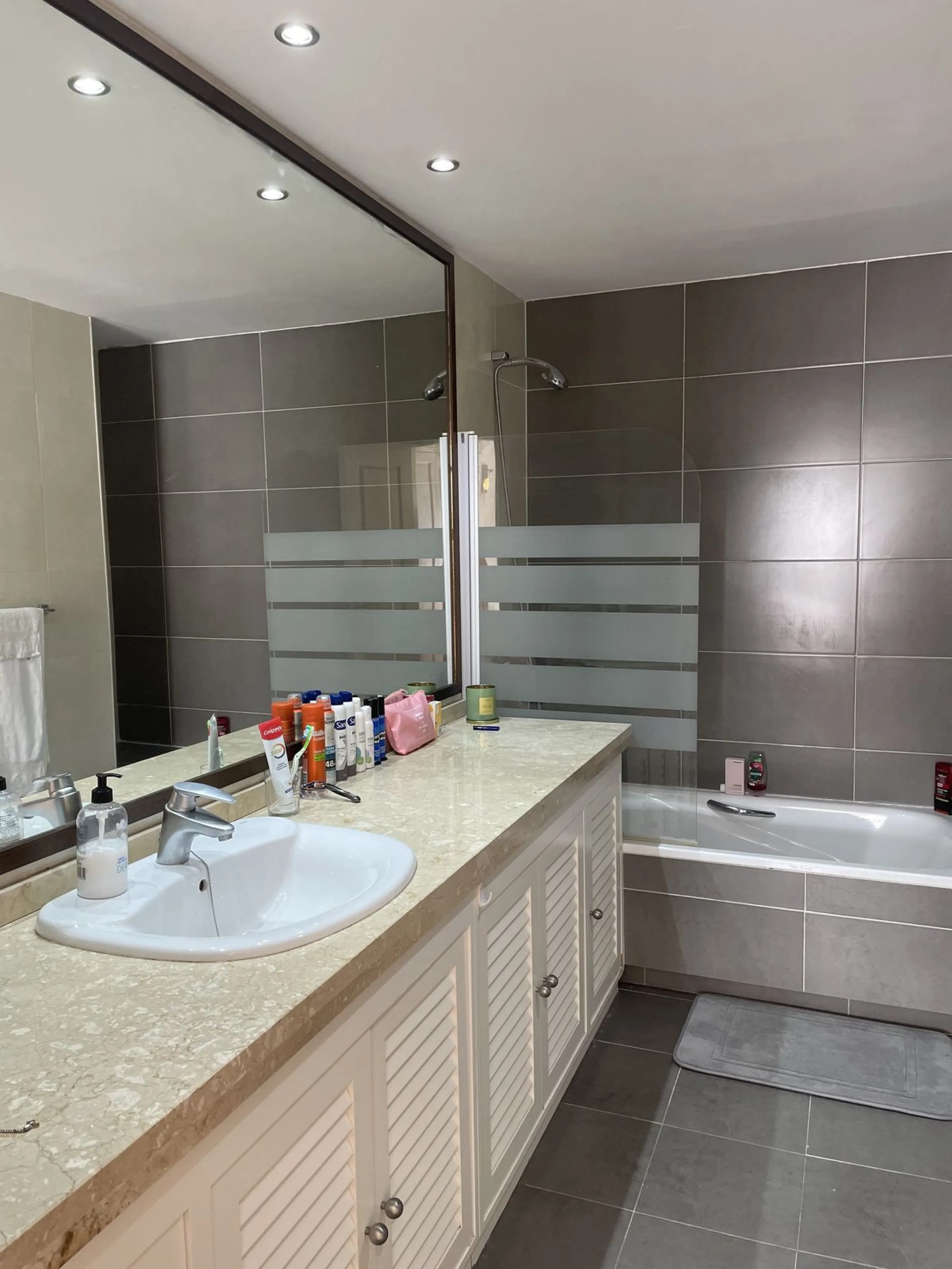 Apartment - Ground Floor Apartment в продаже в Benalmadena, Málaga. В доме 2 спален и 2 ванных комнат. Площадь дома 110 м²