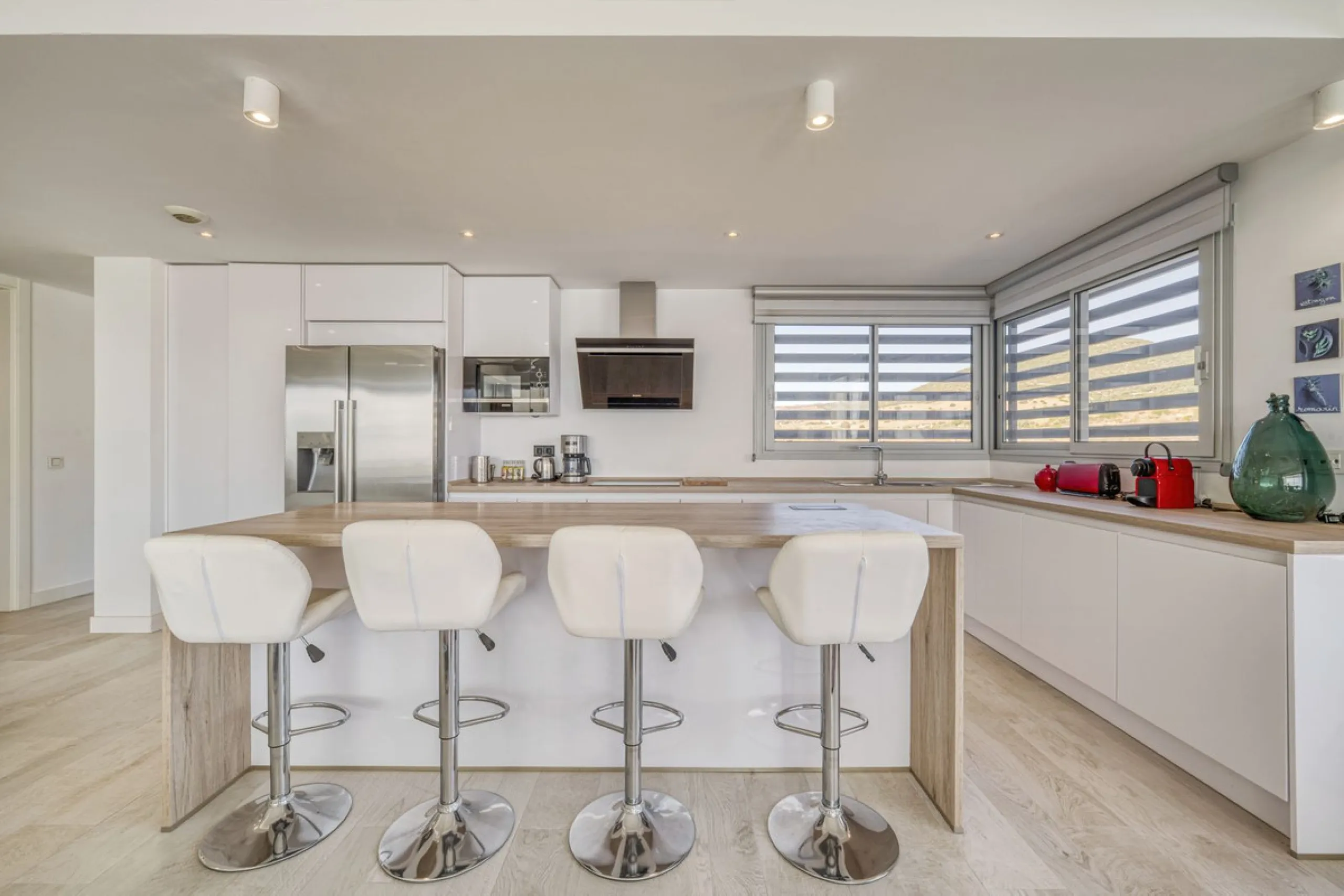 Apartment - Middle Floor Apartment в продаже в Estepona, Málaga. В доме 3 спален и 2 ванных комнат. Площадь дома 130 м²
