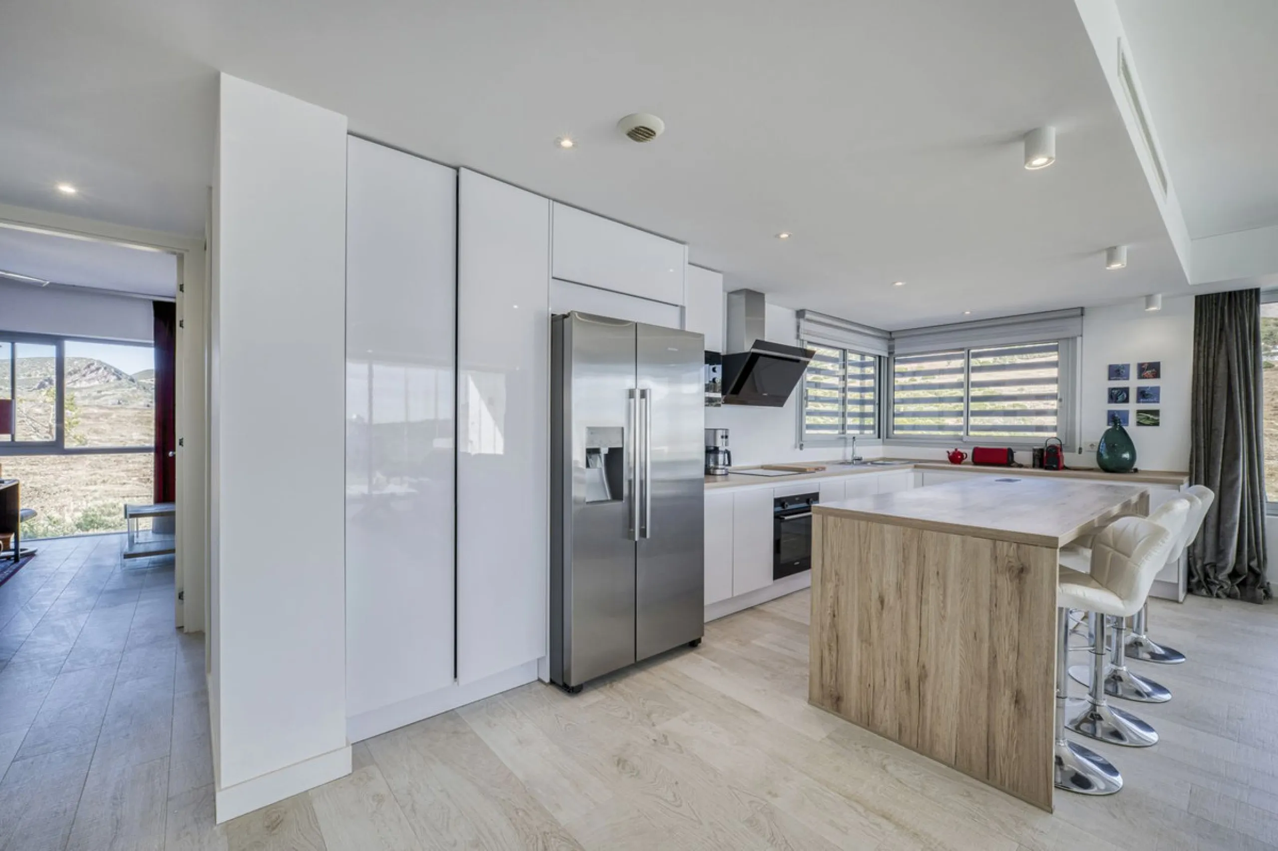 Apartment - Middle Floor Apartment в продаже в Estepona, Málaga. В доме 3 спален и 2 ванных комнат. Площадь дома 130 м²