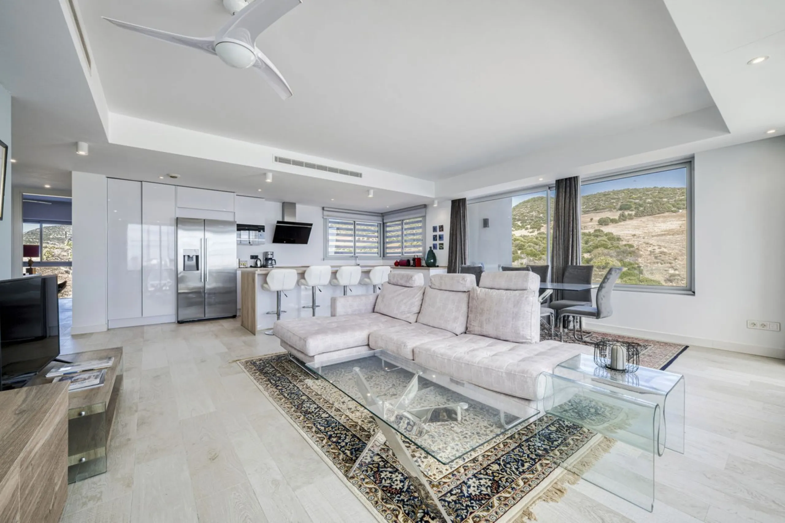 Apartment - Middle Floor Apartment в продаже в Estepona, Málaga. В доме 3 спален и 2 ванных комнат. Площадь дома 130 м²