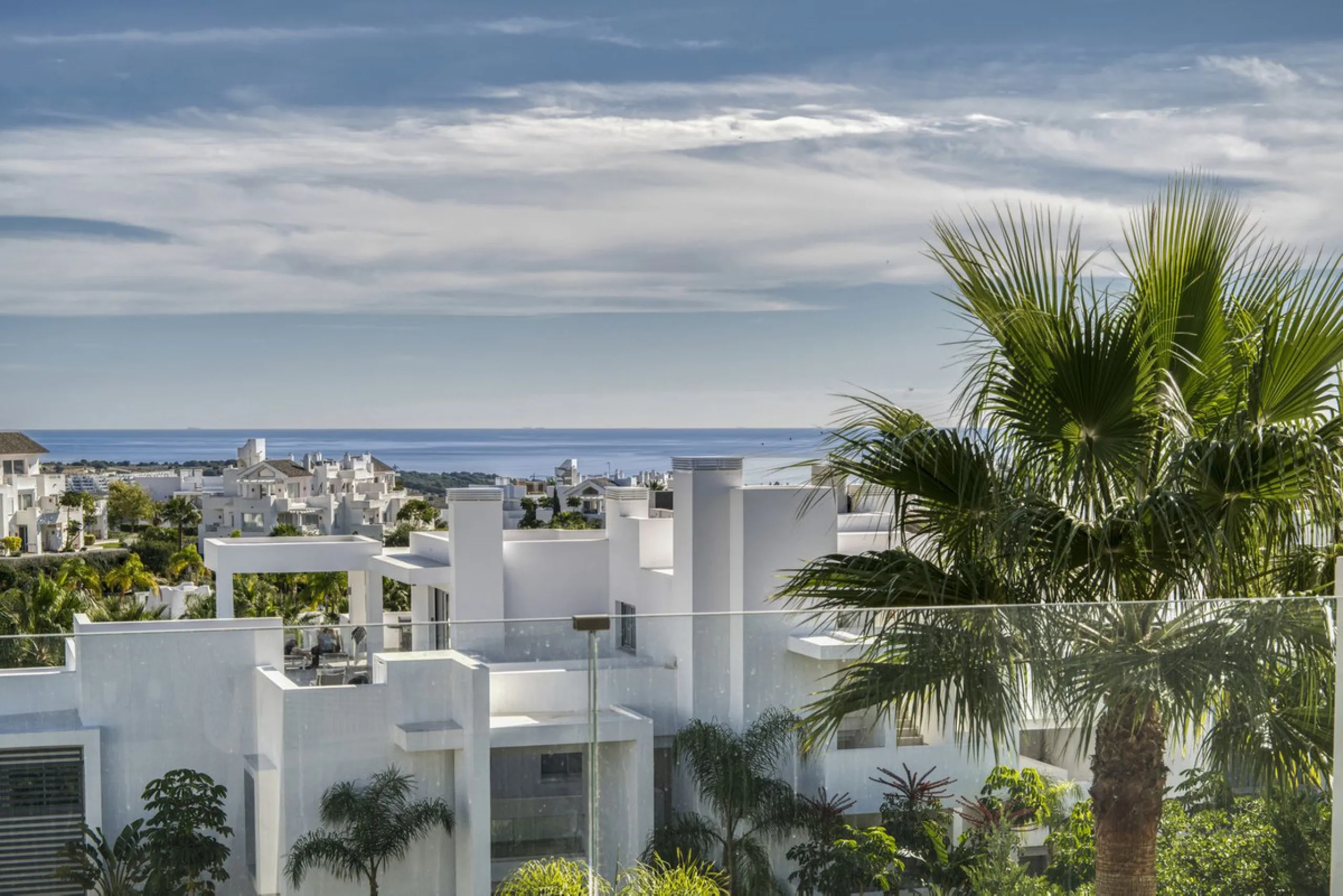 Apartment - Middle Floor Apartment в продаже в Estepona, Málaga. В доме 3 спален и 2 ванных комнат. Площадь дома 130 м²