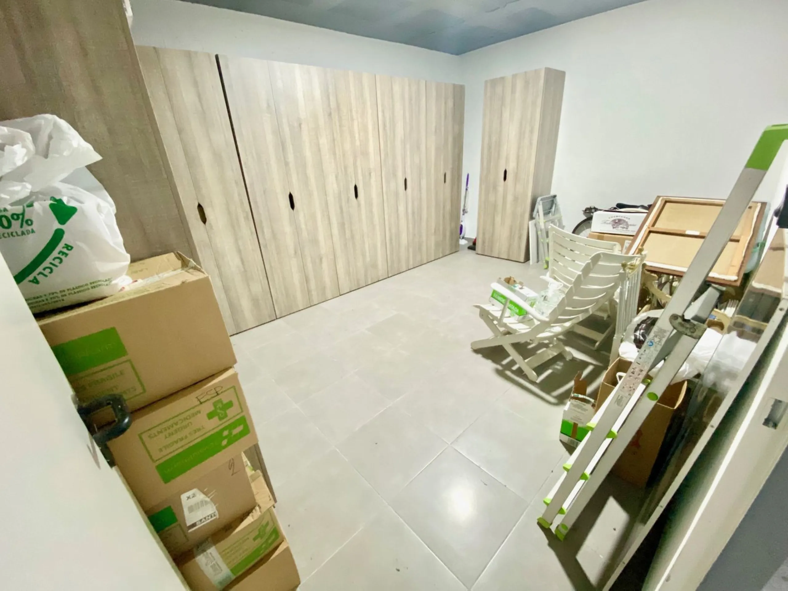 Apartment - Middle Floor Apartment в продаже в Estepona, Málaga. В доме 3 спален и 2 ванных комнат. Площадь дома 130 м²