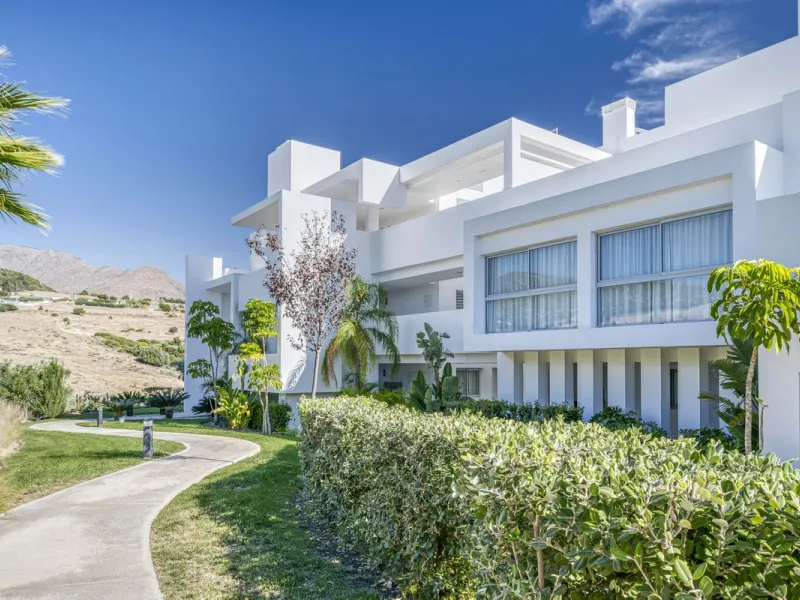 Apartment - Middle Floor Apartment в продаже в Estepona, Málaga. В доме 3 спален и 2 ванных комнат. Площадь дома 130 м²