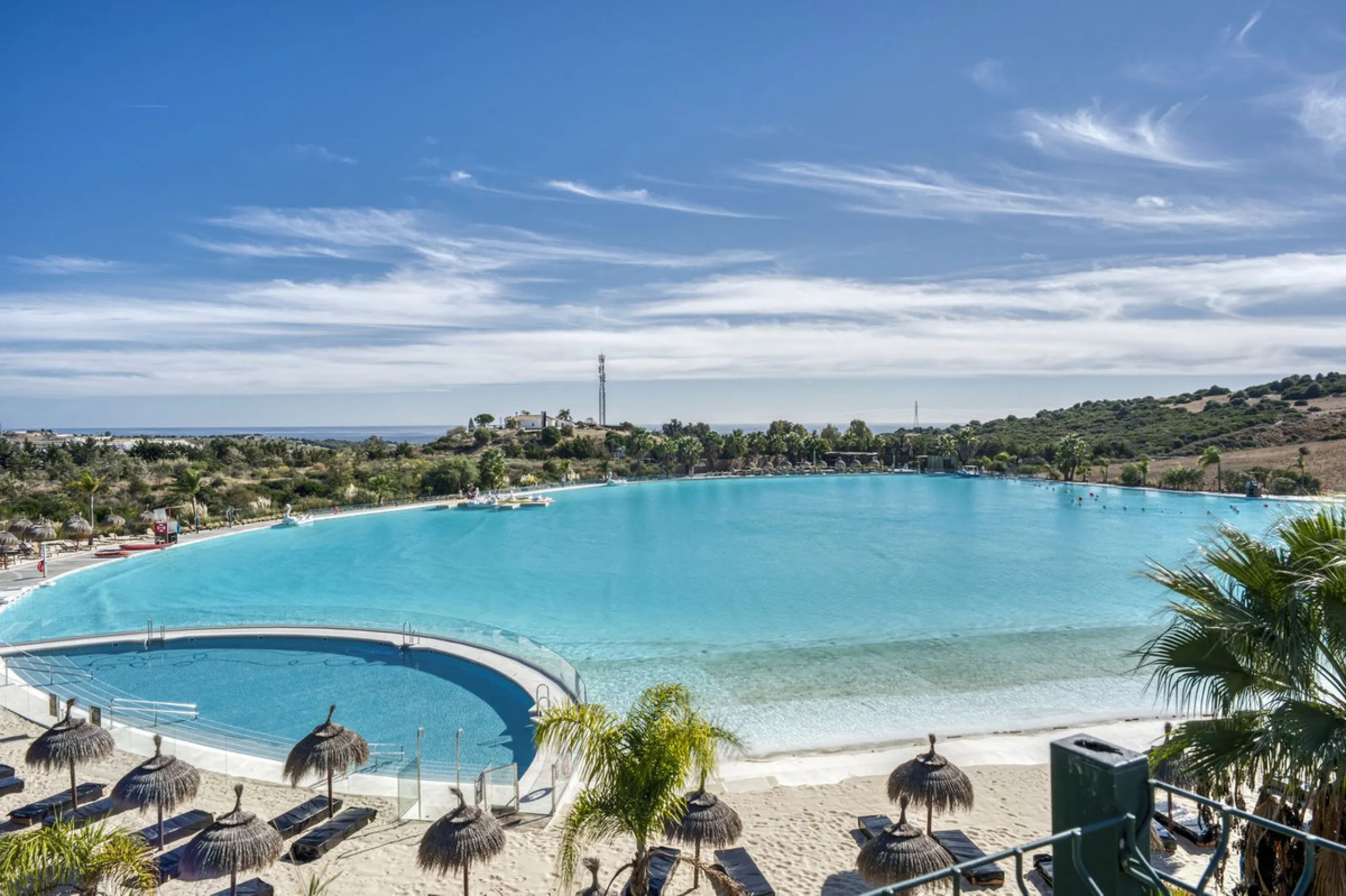 Apartment - Middle Floor Apartment в продаже в Estepona, Málaga. В доме 3 спален и 2 ванных комнат. Площадь дома 130 м²