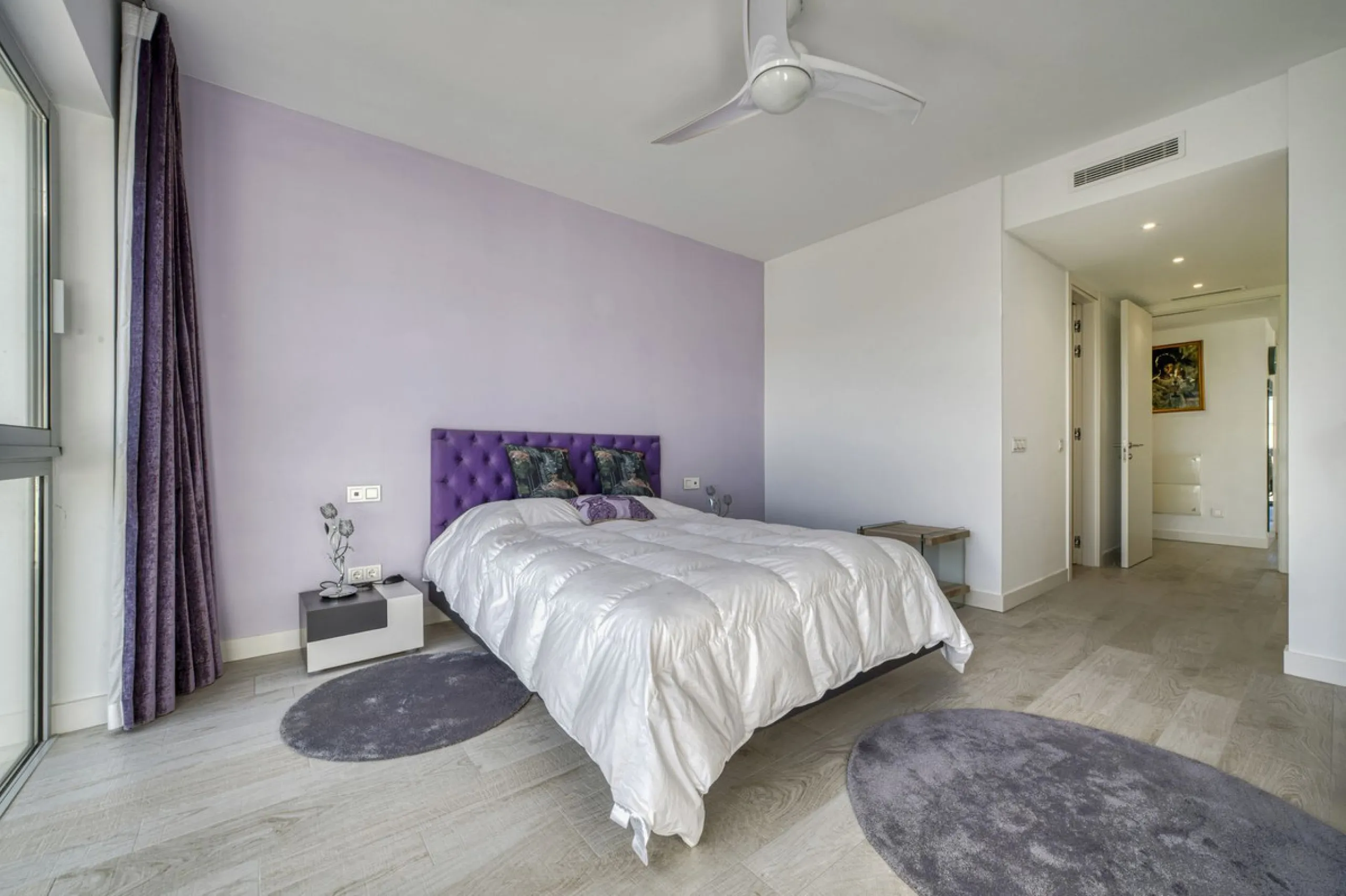 Apartment - Middle Floor Apartment в продаже в Estepona, Málaga. В доме 3 спален и 2 ванных комнат. Площадь дома 130 м²