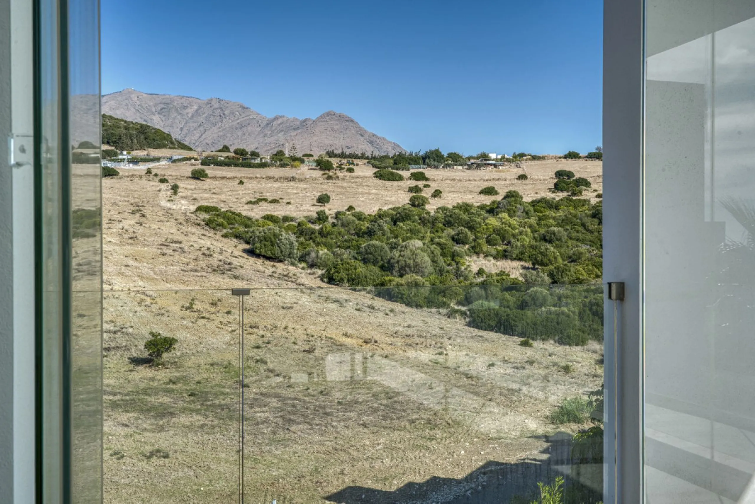 Apartment - Middle Floor Apartment в продаже в Estepona, Málaga. В доме 3 спален и 2 ванных комнат. Площадь дома 130 м²