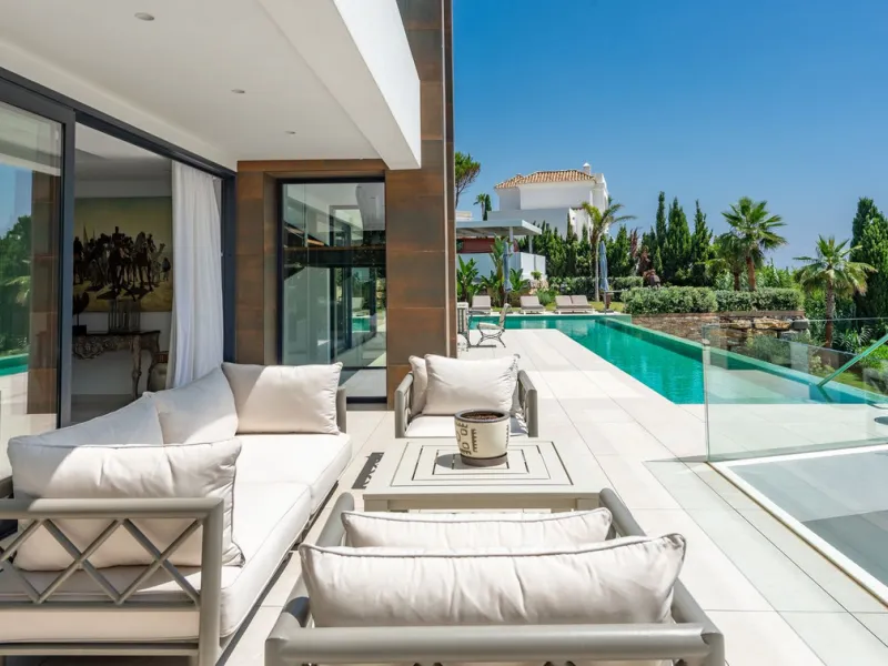Magnificent 560 m²  LUXURY VILLA in La Punta Paloma, Andalusia