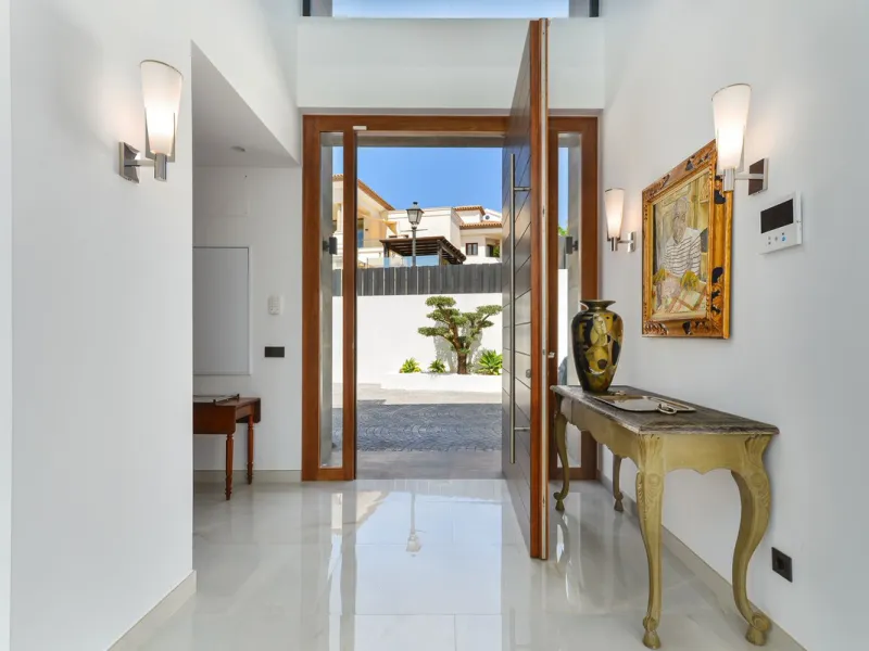 Magnificent 560 m²  LUXURY VILLA in La Punta Paloma, Andalusia
