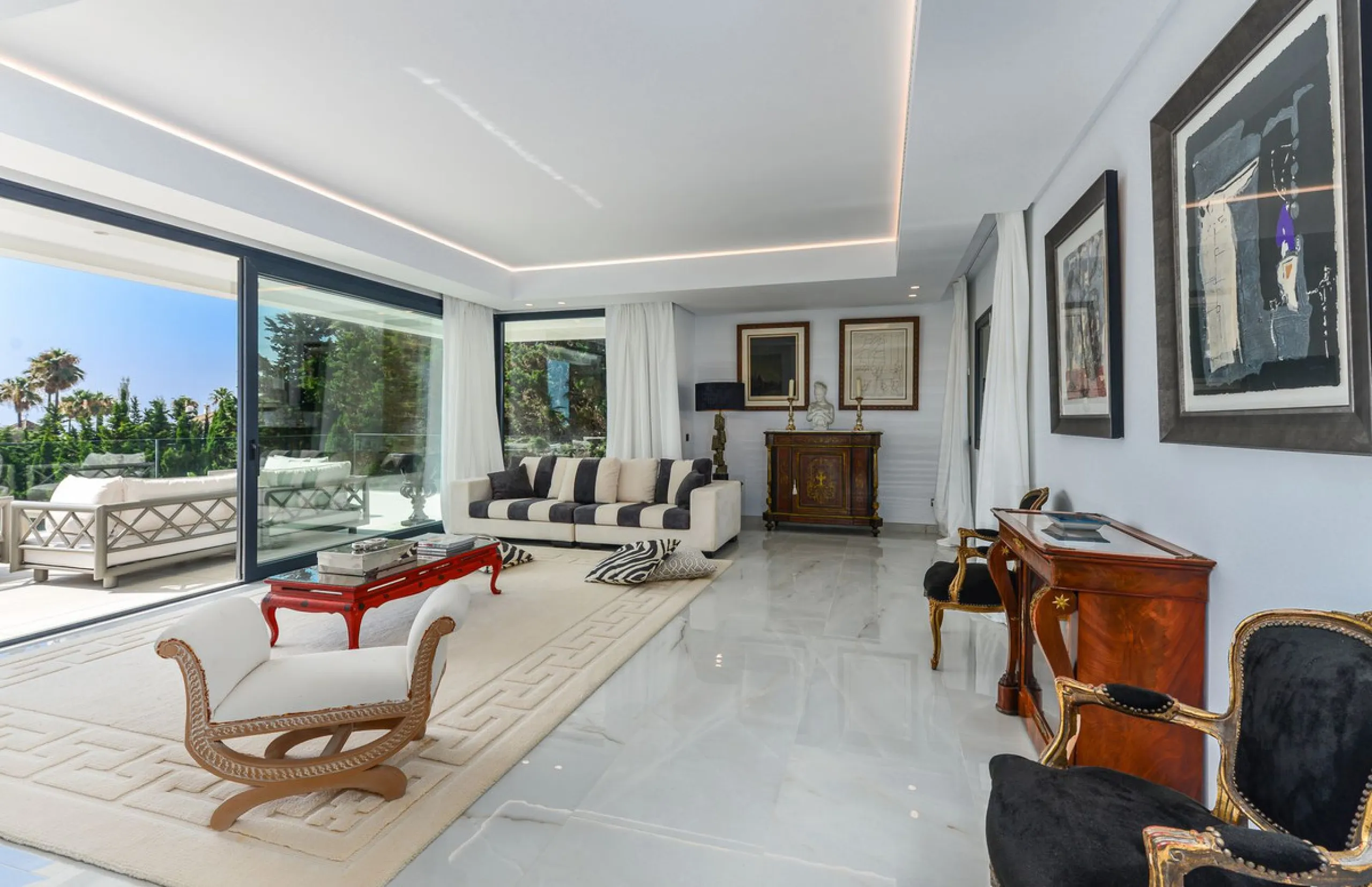 Magnificent 560 m²  LUXURY VILLA in La Punta Paloma, Andalusia