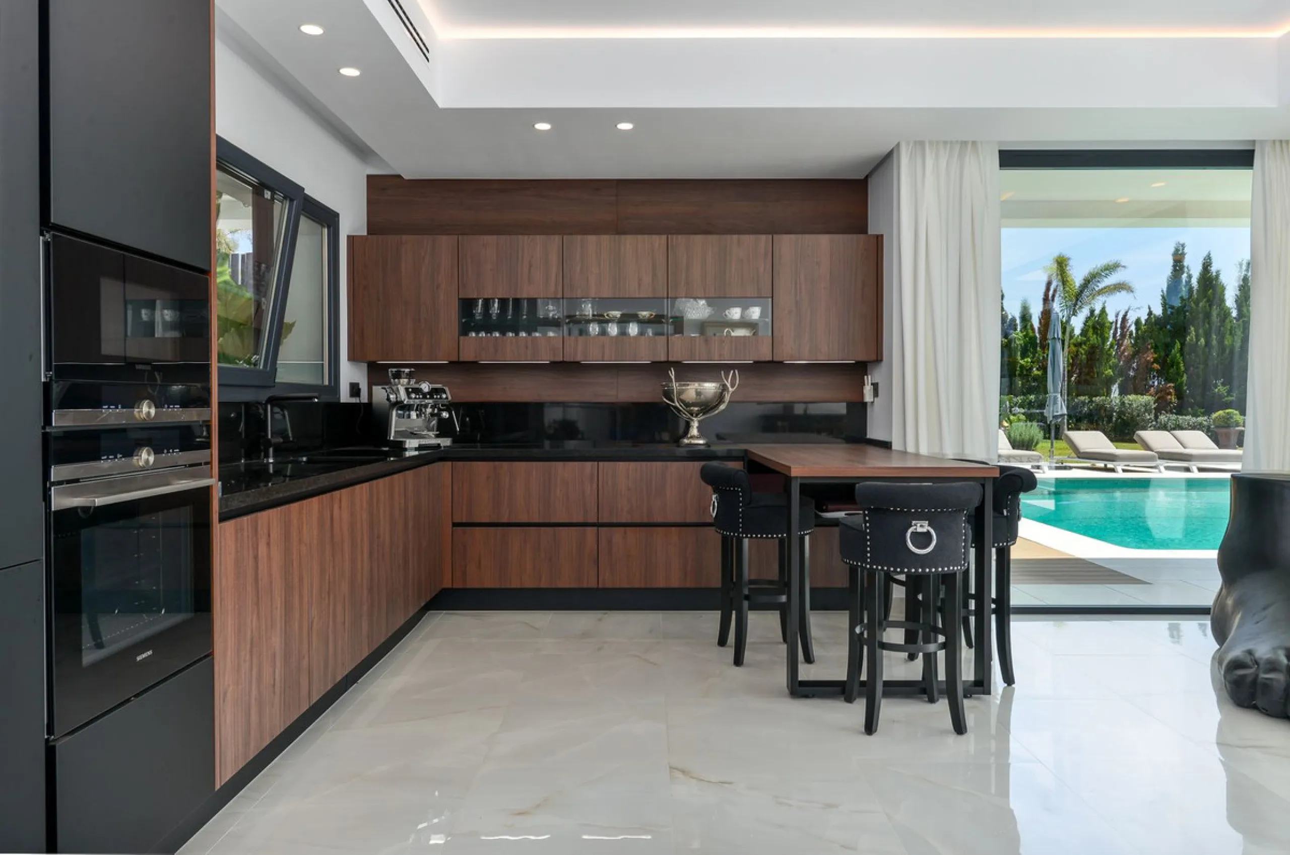 Magnificent 560 m²  LUXURY VILLA in La Punta Paloma, Andalusia