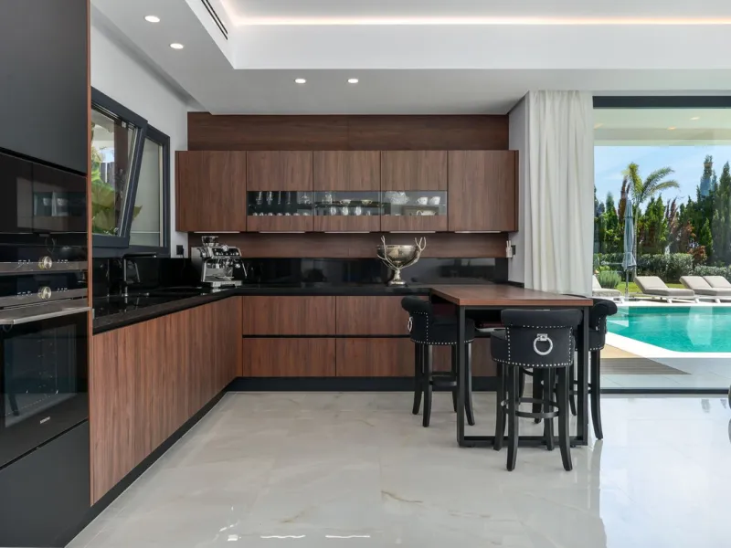 Magnificent 560 m²  LUXURY VILLA in La Punta Paloma, Andalusia