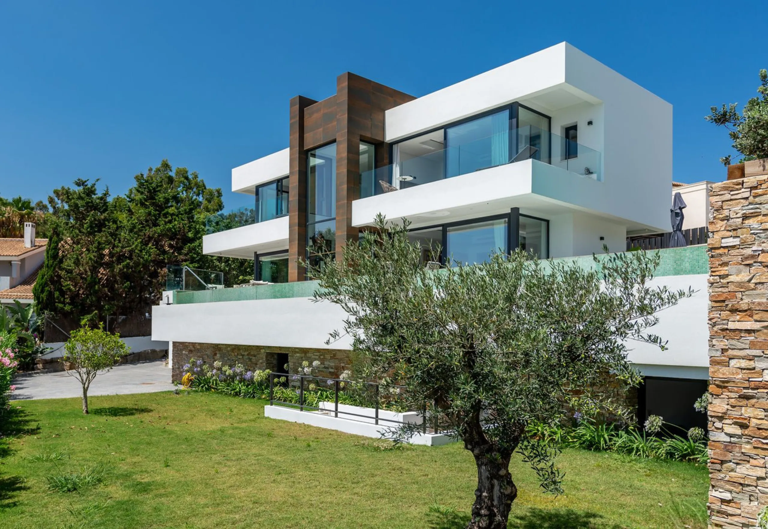 Magnificent 560 m²  LUXURY VILLA in La Punta Paloma, Andalusia