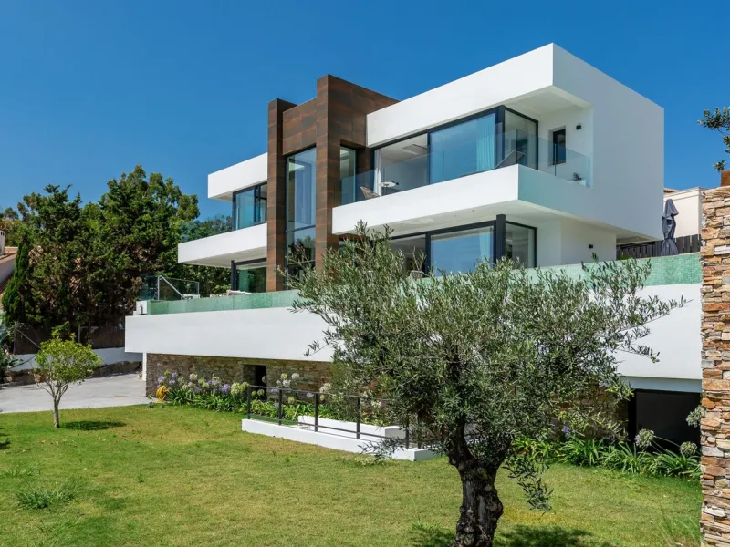 Magnificent 560 m²  LUXURY VILLA in La Punta Paloma, Andalusia