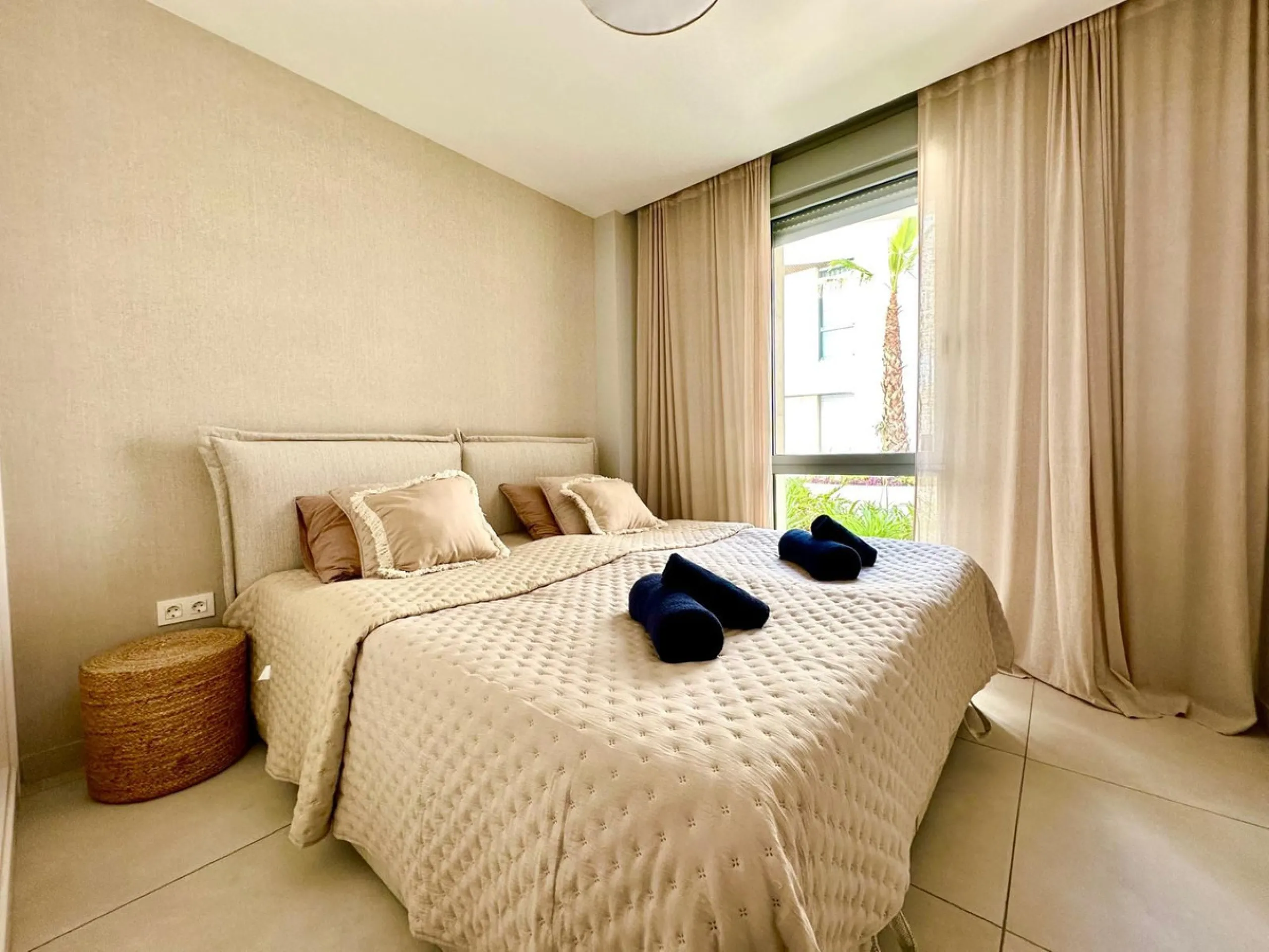 Beautiful ground floor apartment in a newly completed building ESTRELLA DEL MAR 200m from the most beautiful beach in Marbella and in the best location.