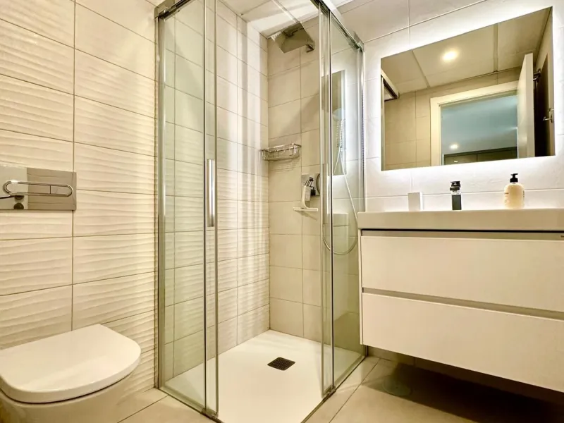 Beautiful ground floor apartment in a newly completed building ESTRELLA DEL MAR 200m from the most beautiful beach in Marbella and in the best location.