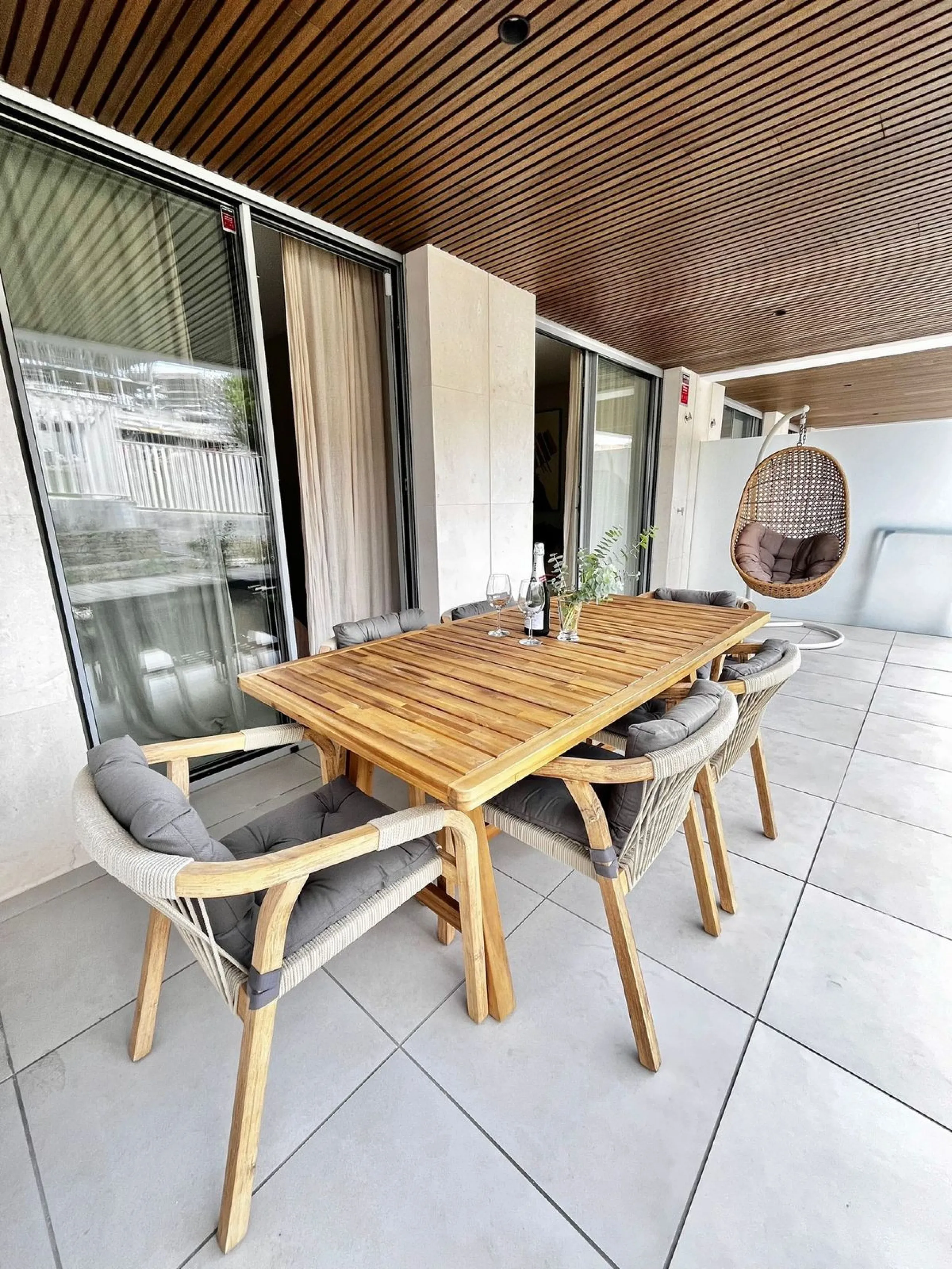 Beautiful ground floor apartment in a newly completed building ESTRELLA DEL MAR 200m from the most beautiful beach in Marbella and in the best location.