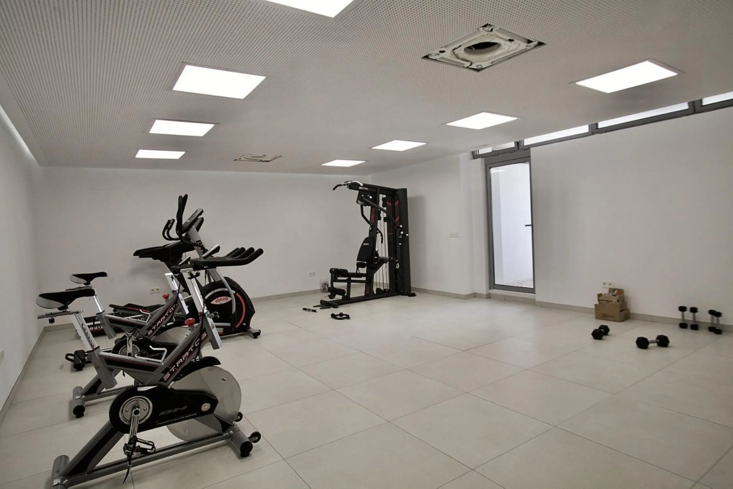 Beautiful ground floor apartment in a newly completed building ESTRELLA DEL MAR 200m from the most beautiful beach in Marbella and in the best location.