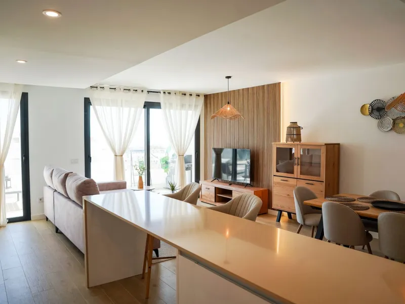 Luxurious 3-Bedroom Apartment with Stunning Views in one off Estepona's Prestigious Buildings.