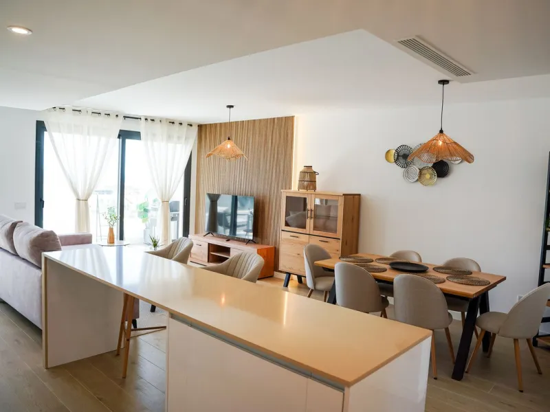 Luxurious 3-Bedroom Apartment with Stunning Views in one off Estepona's Prestigious Buildings.