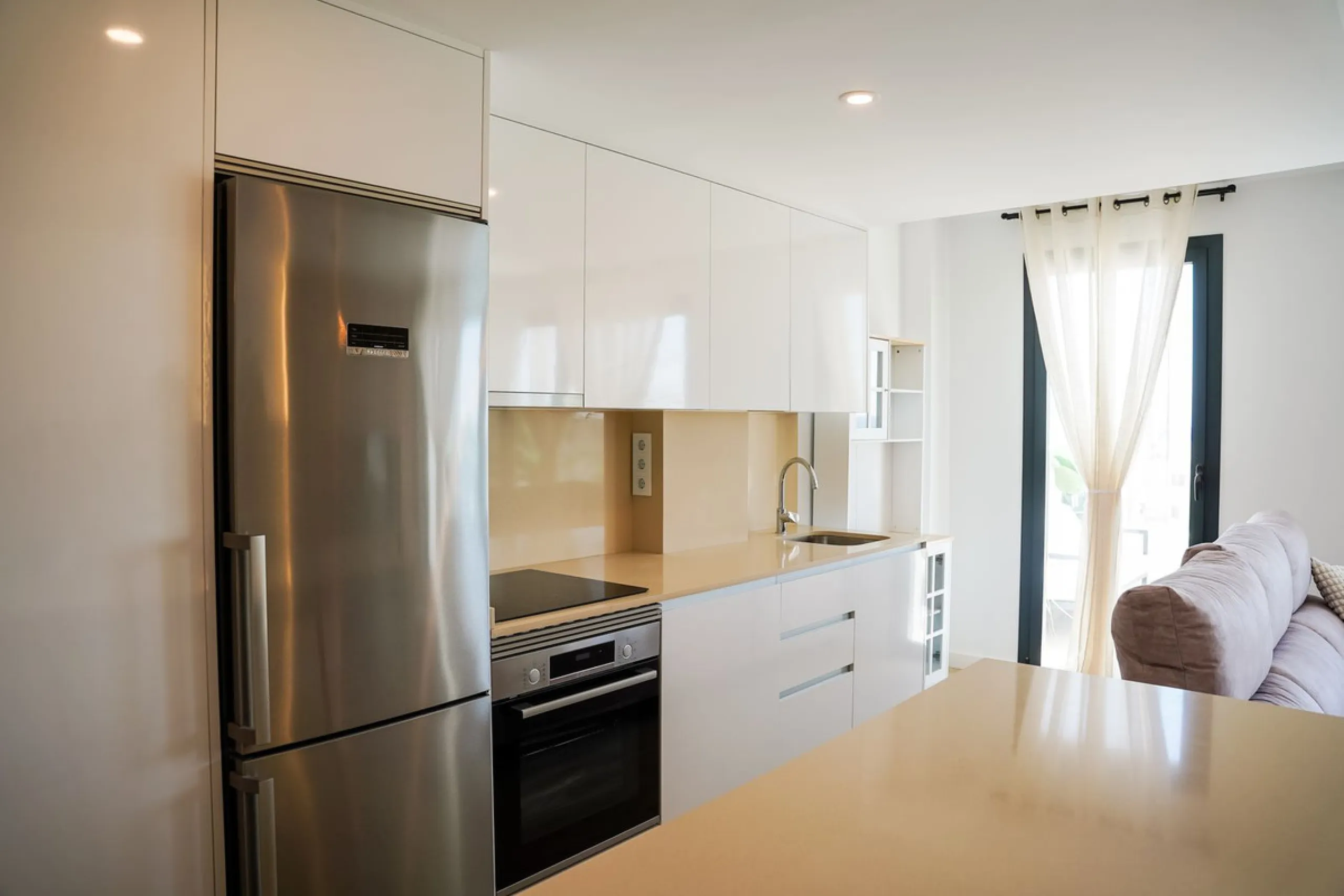 Luxurious 3-Bedroom Apartment with Stunning Views in one off Estepona's Prestigious Buildings.