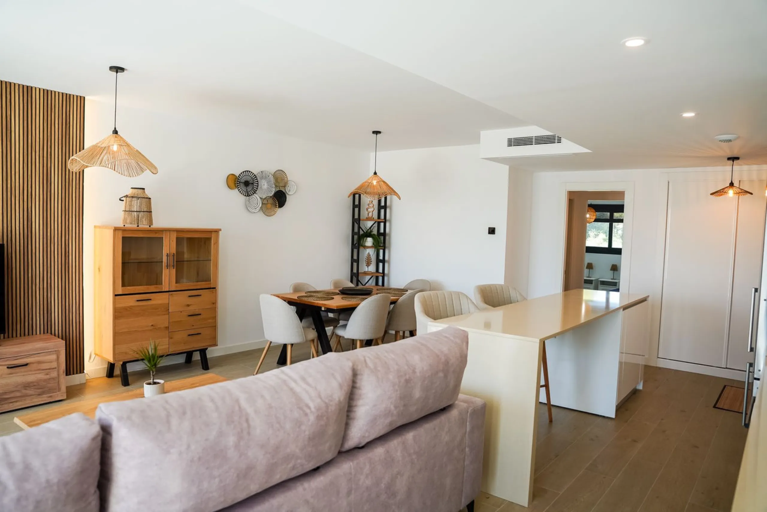 Luxurious 3-Bedroom Apartment with Stunning Views in one off Estepona's Prestigious Buildings.
