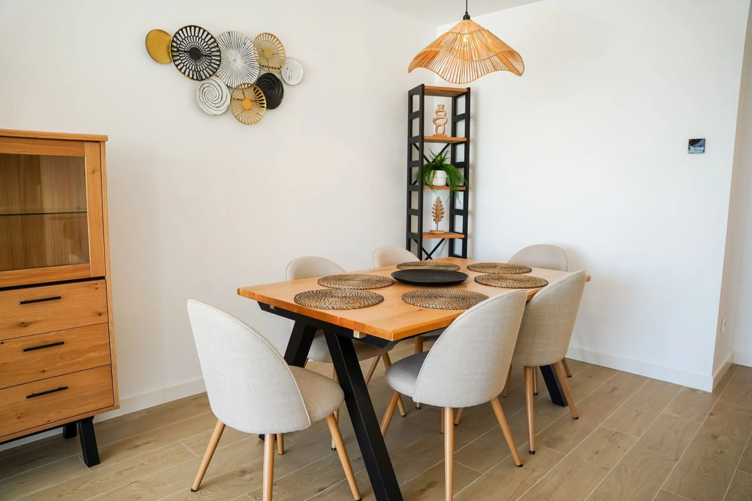 Luxurious 3-Bedroom Apartment with Stunning Views in one off Estepona's Prestigious Buildings.