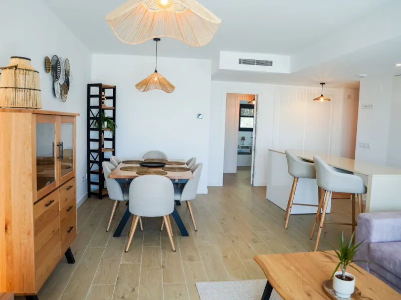 Luxurious 3-Bedroom Apartment with Stunning Views in one off Estepona's Prestigious Buildings.