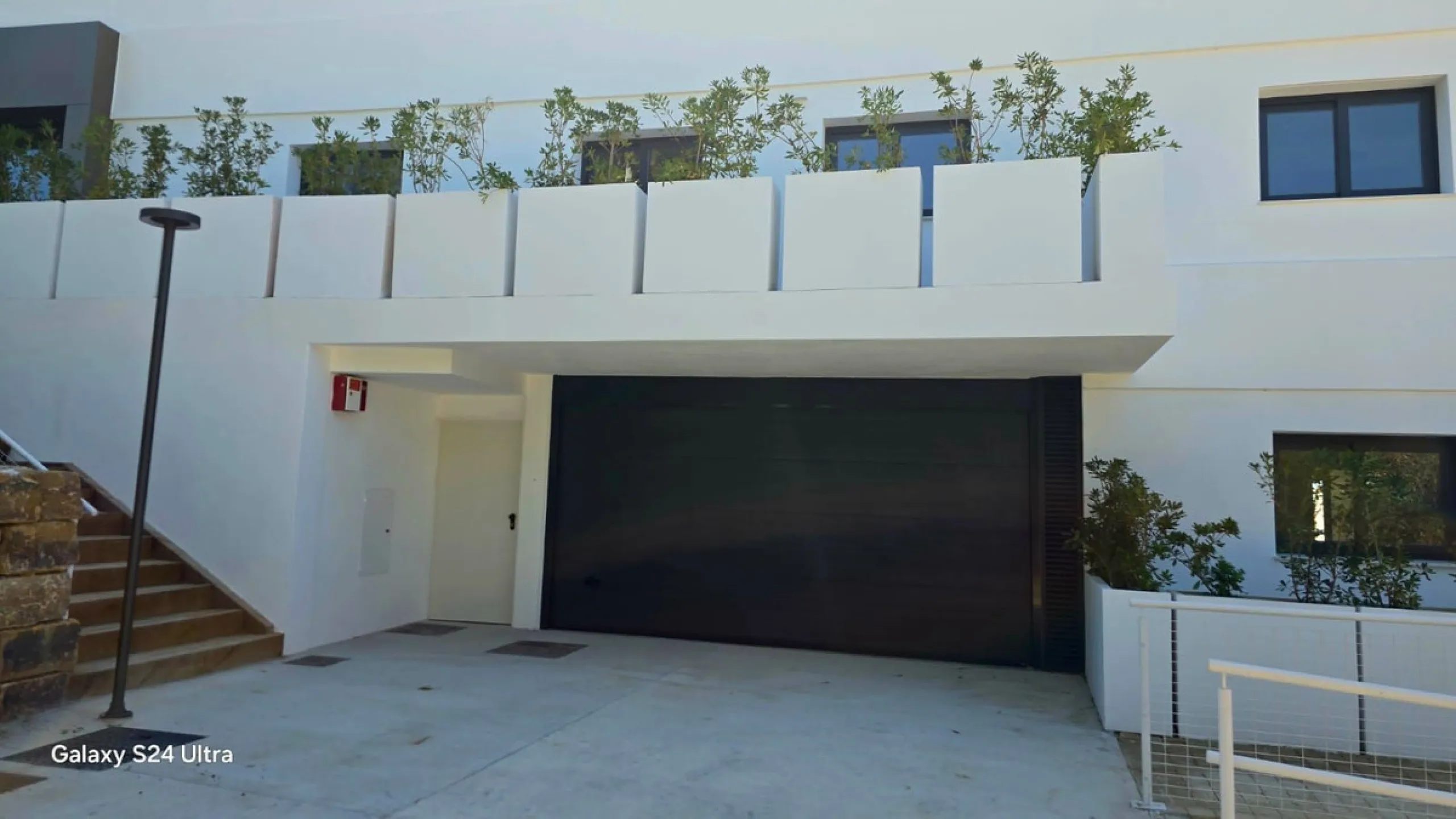 Luxurious 3-Bedroom Apartment with Stunning Views in one off Estepona's Prestigious Buildings.