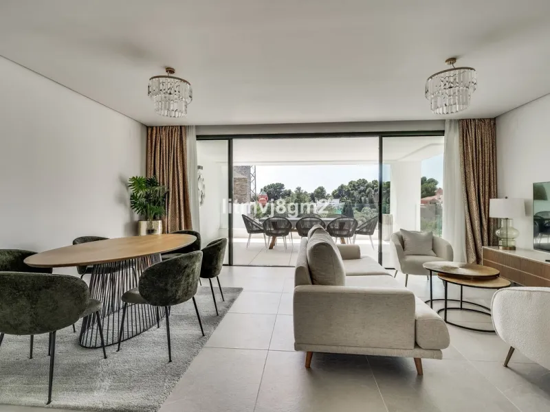 Апартамент средний этаж, Cabopino, Costa del Sol