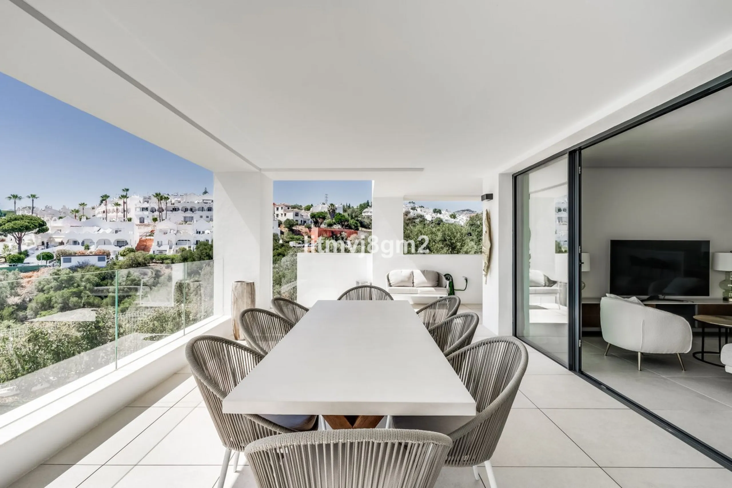Апартамент средний этаж, Cabopino, Costa del Sol