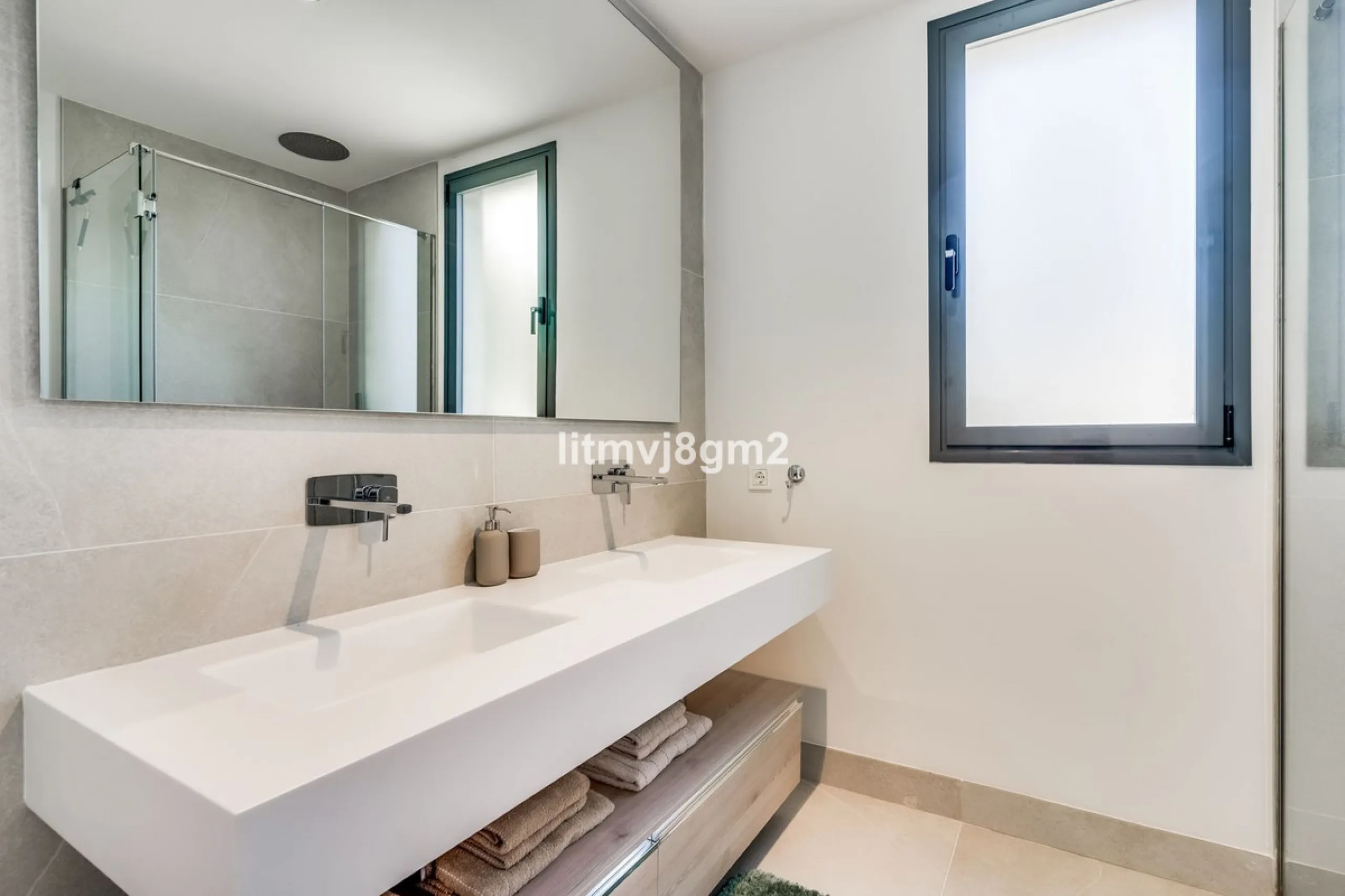 Апартамент средний этаж, Cabopino, Costa del Sol