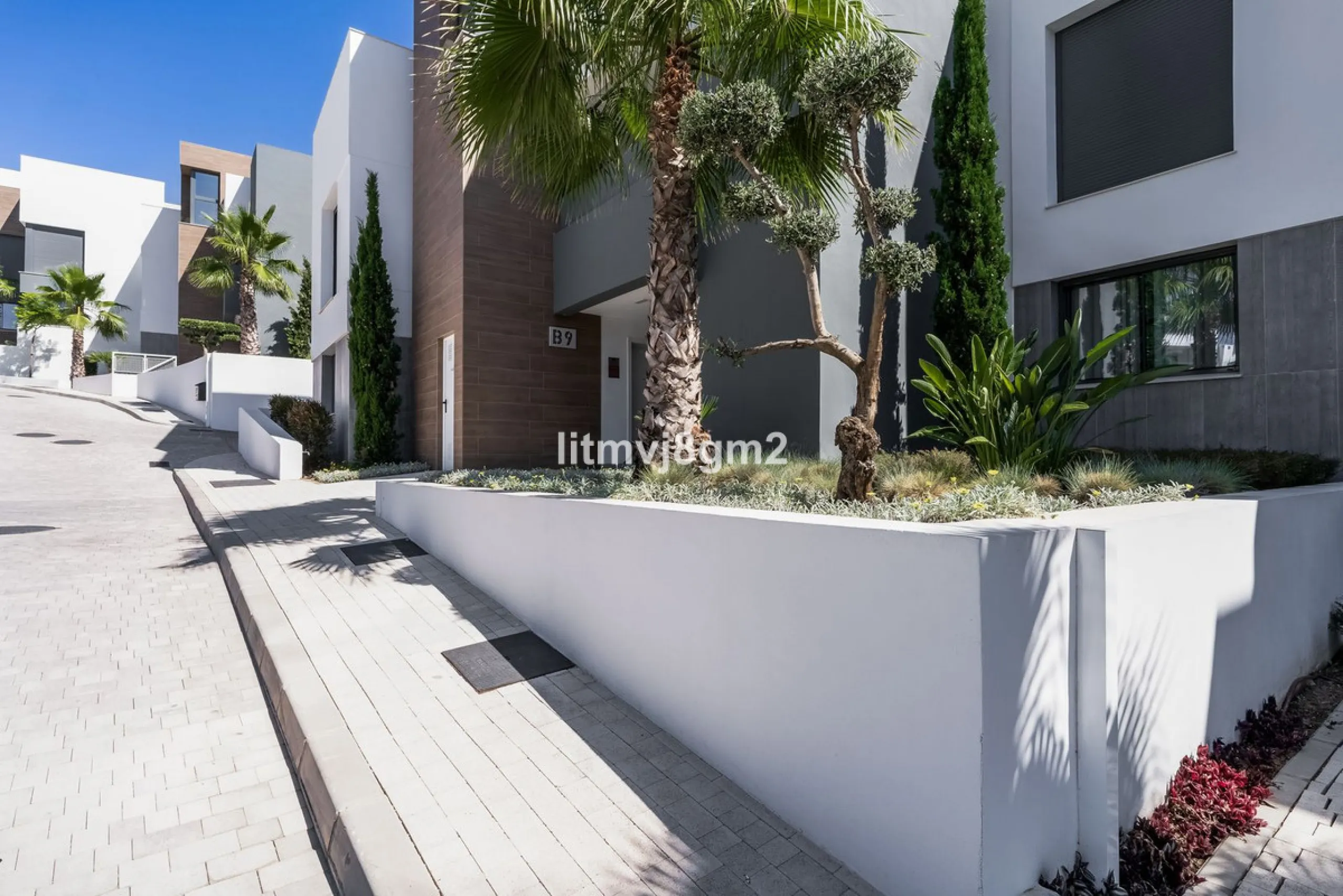 Апартамент средний этаж, Cabopino, Costa del Sol