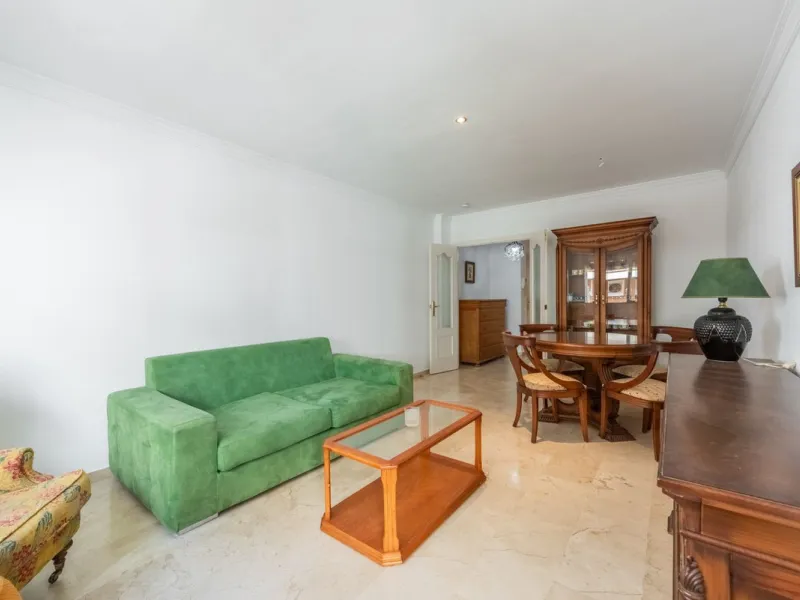Impeccable Apartment Just Steps from the Beach in the Heart of Estepona!