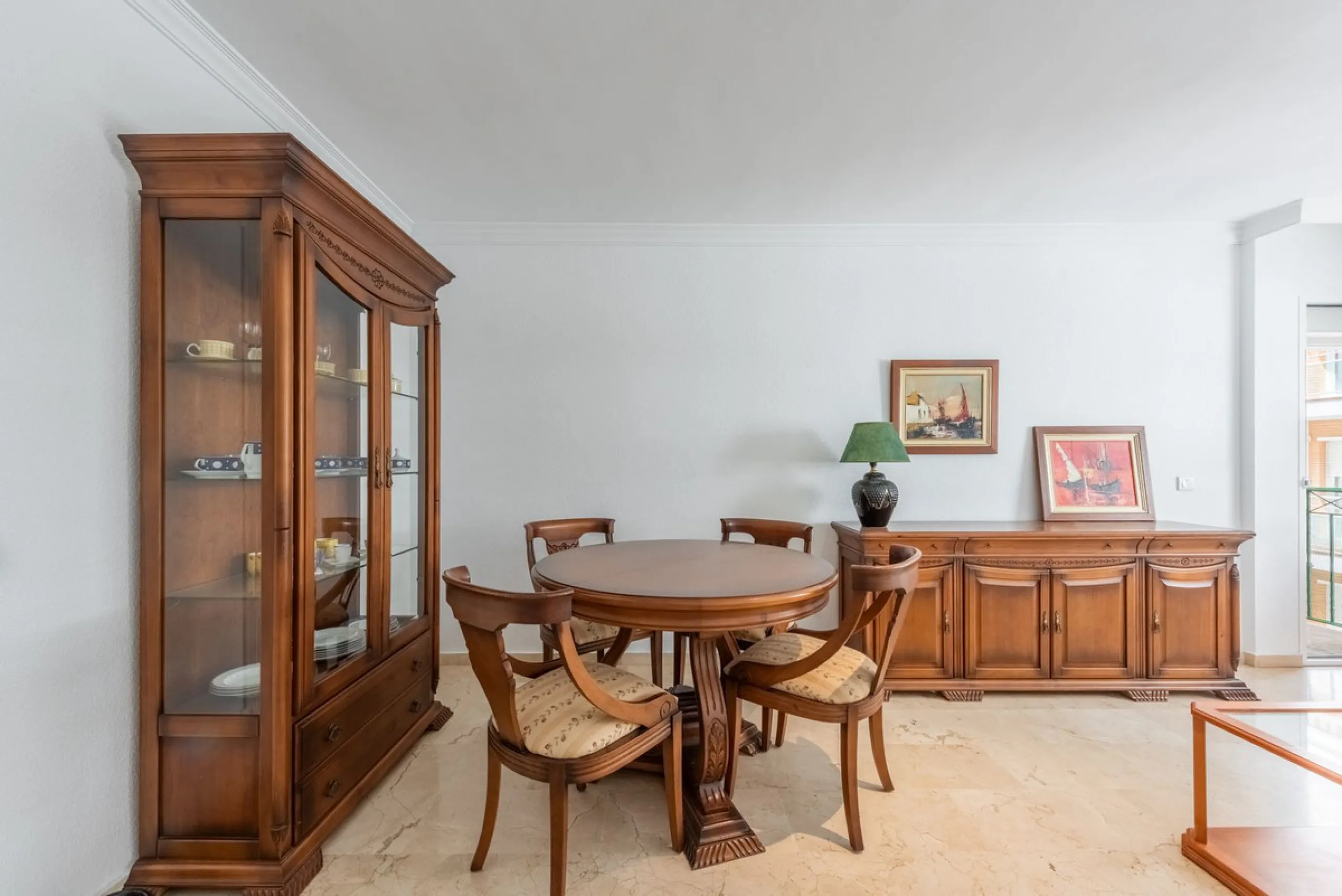 Impeccable Apartment Just Steps from the Beach in the Heart of Estepona!