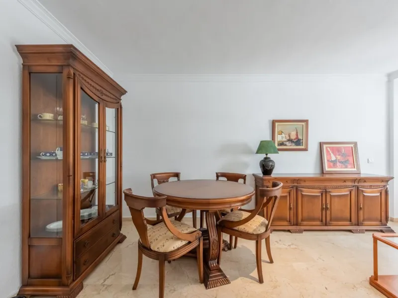 Impeccable Apartment Just Steps from the Beach in the Heart of Estepona!