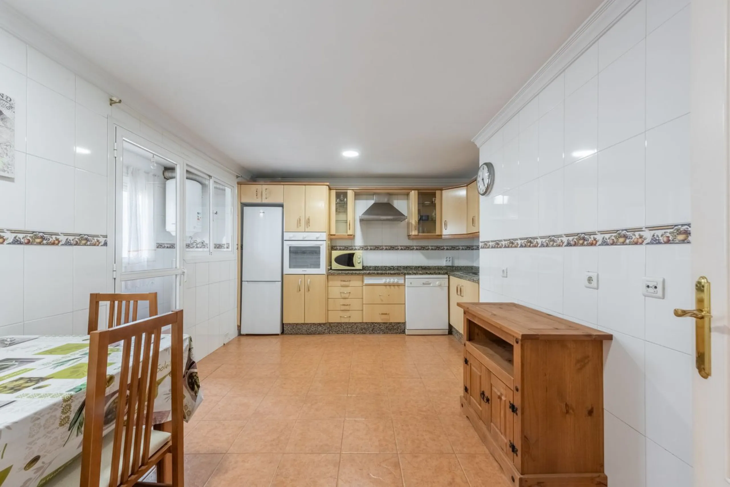 Impeccable Apartment Just Steps from the Beach in the Heart of Estepona!