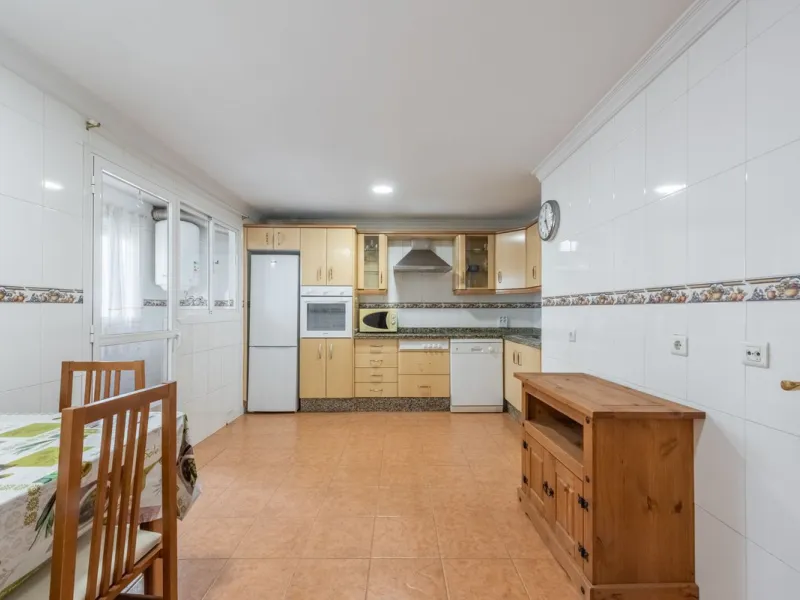 Impeccable Apartment Just Steps from the Beach in the Heart of Estepona!