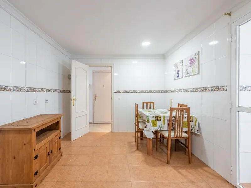 Impeccable Apartment Just Steps from the Beach in the Heart of Estepona!