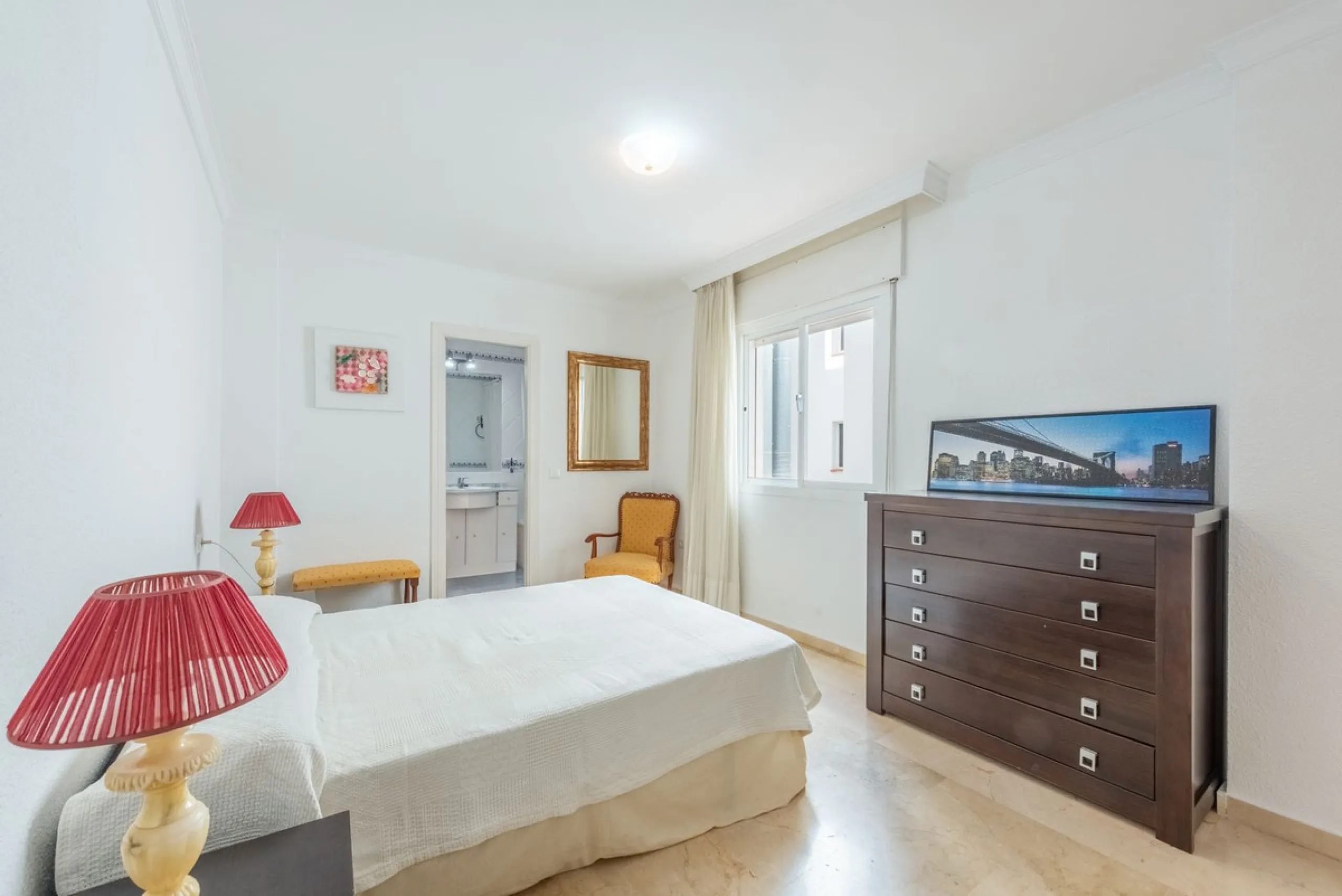 Impeccable Apartment Just Steps from the Beach in the Heart of Estepona!