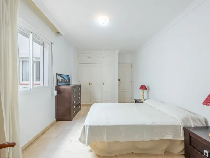 Impeccable Apartment Just Steps from the Beach in the Heart of Estepona!