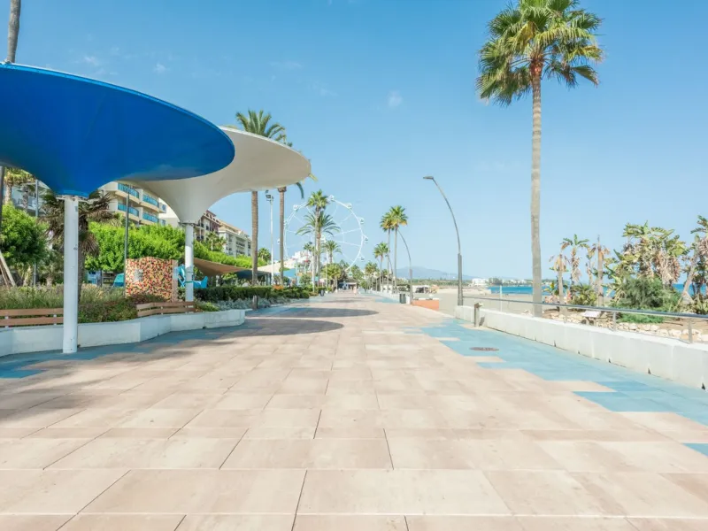 Impeccable Apartment Just Steps from the Beach in the Heart of Estepona!