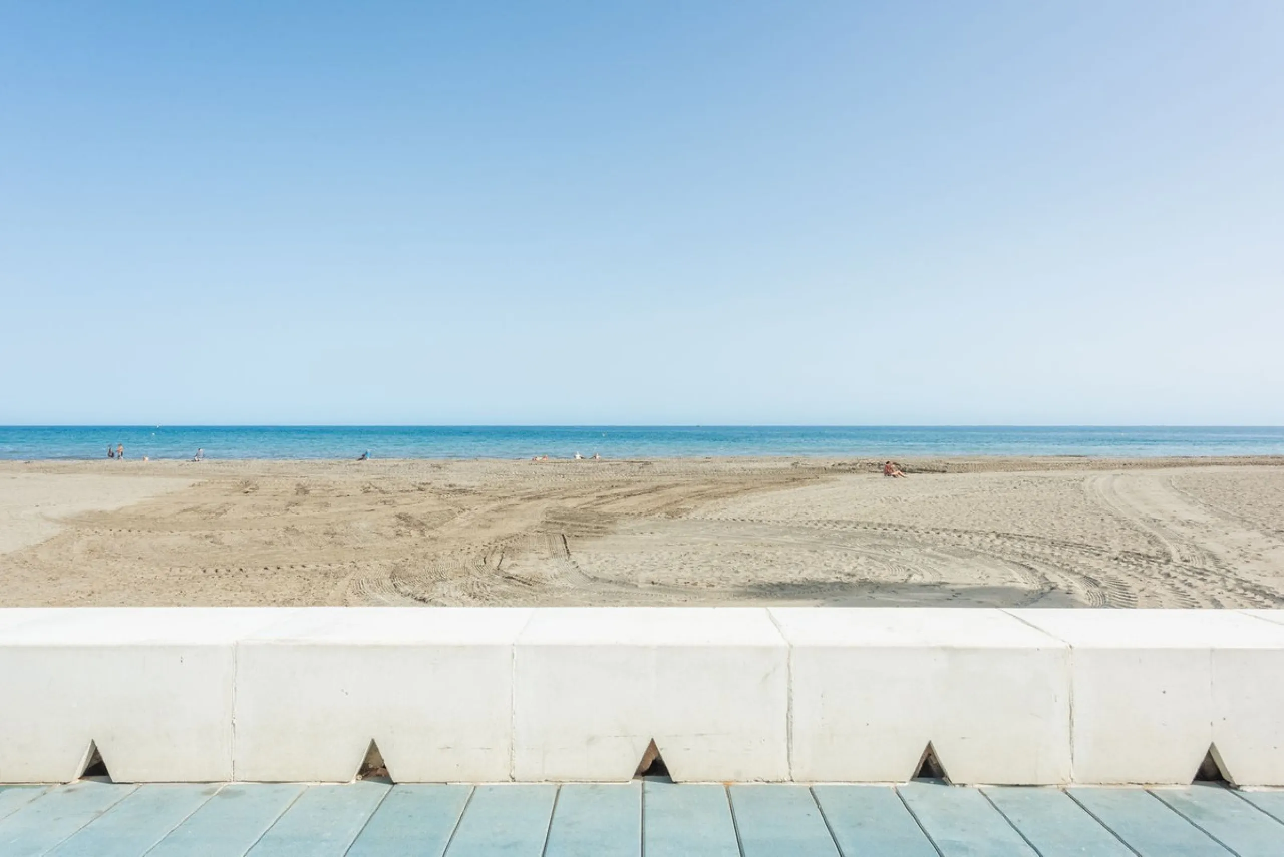 Impeccable Apartment Just Steps from the Beach in the Heart of Estepona!