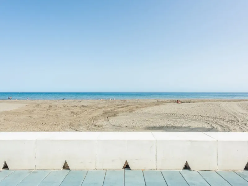 Impeccable Apartment Just Steps from the Beach in the Heart of Estepona!