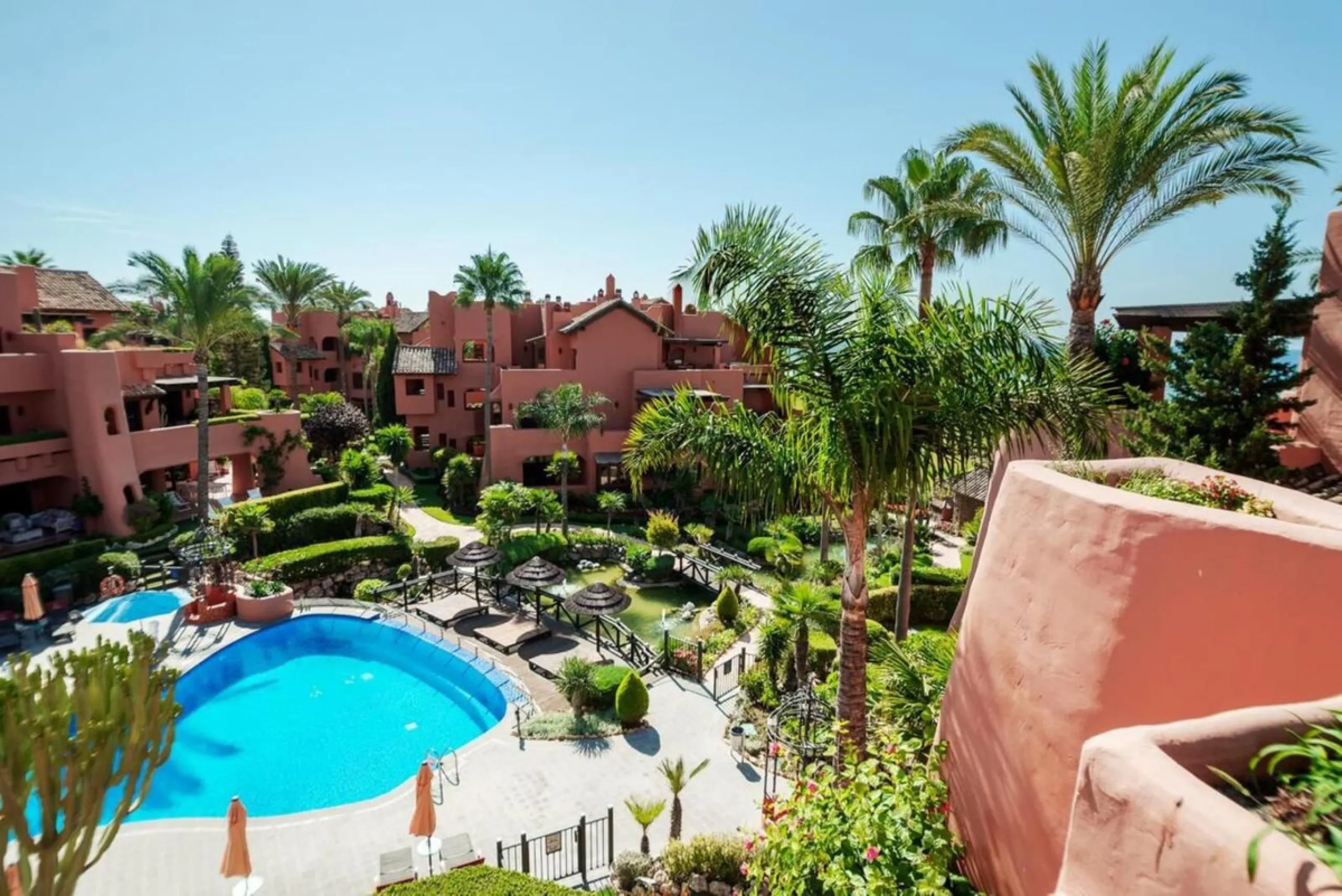 Torre Bermeja is a well designed 5 star luxury beachfront complex situated in Estepona