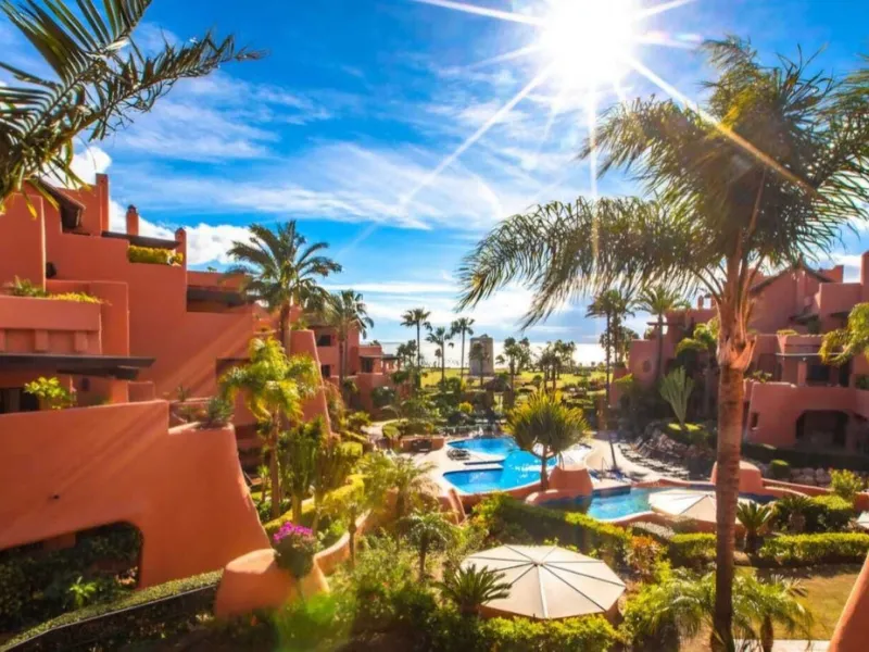 Torre Bermeja is a well designed 5 star luxury beachfront complex situated in Estepona
