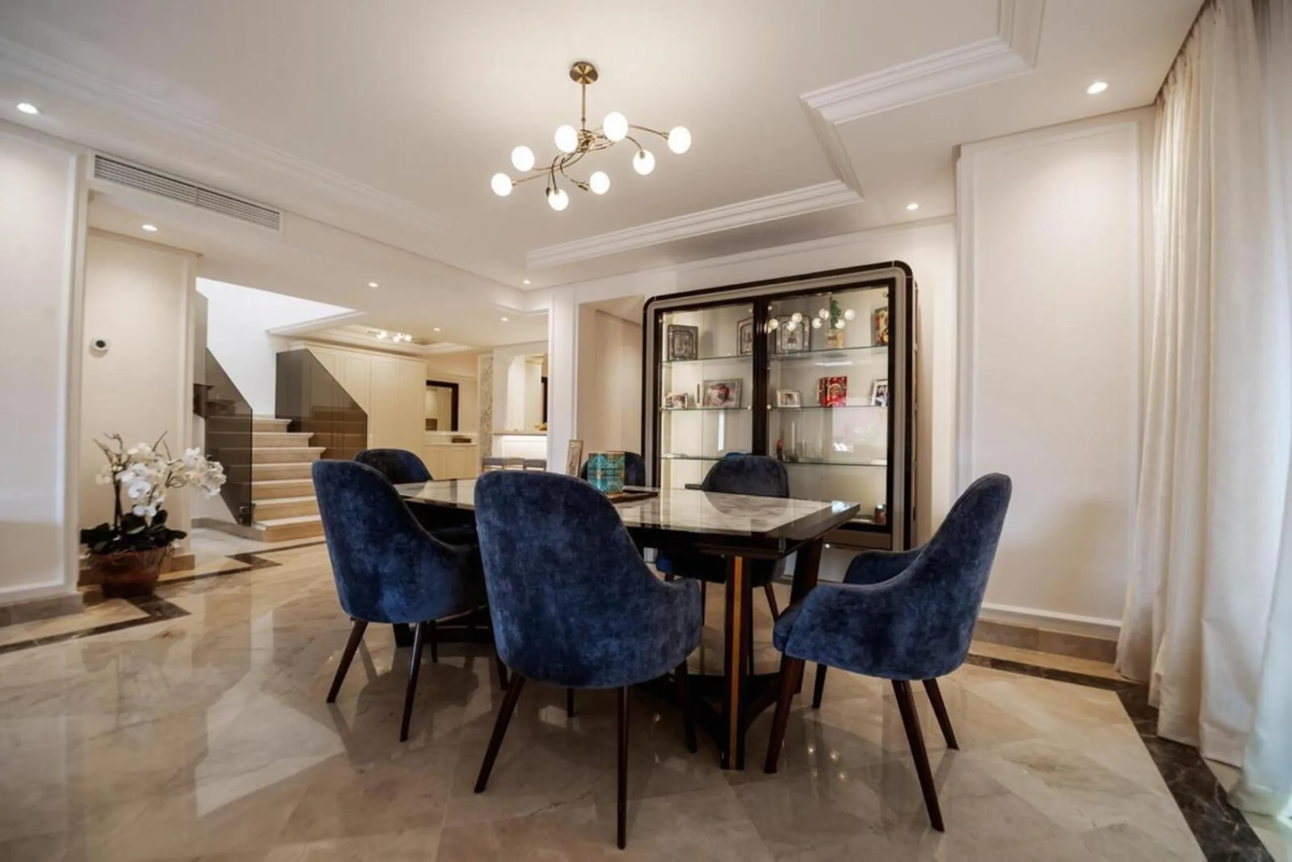 Torre Bermeja is a well designed 5 star luxury beachfront complex situated in Estepona