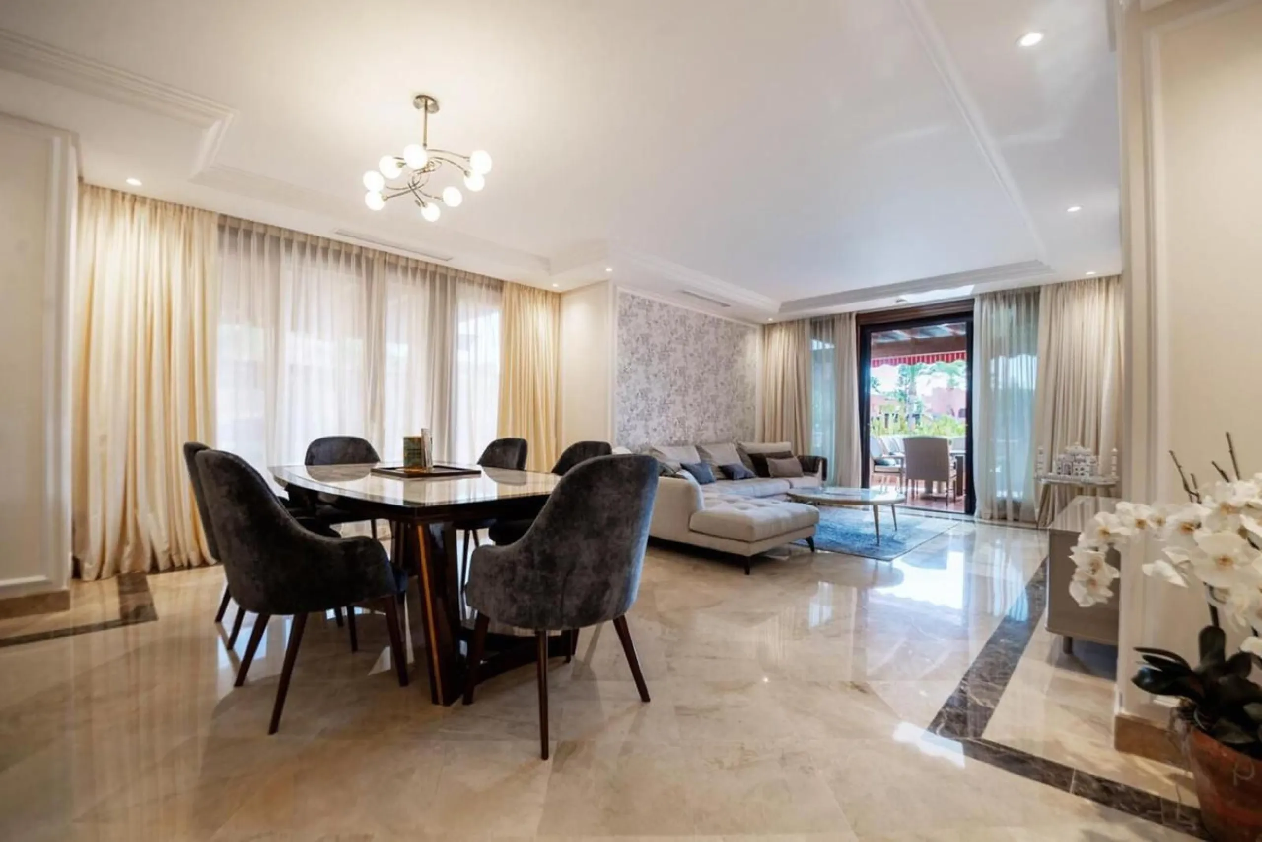 Torre Bermeja is a well designed 5 star luxury beachfront complex situated in Estepona