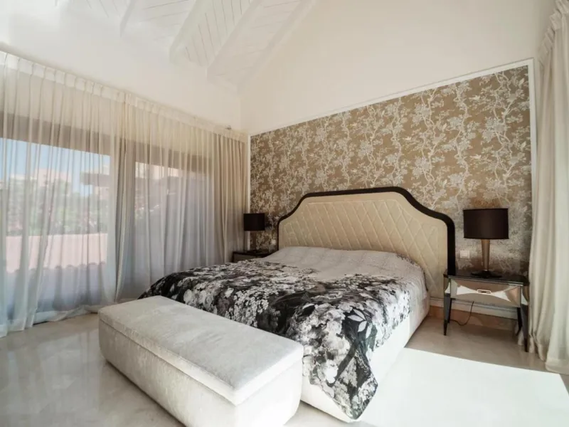Torre Bermeja is a well designed 5 star luxury beachfront complex situated in Estepona