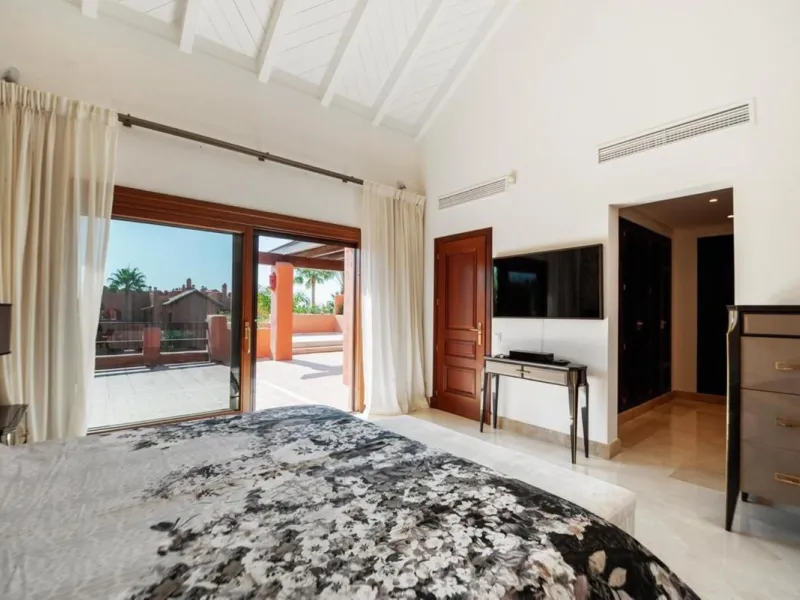 Torre Bermeja is a well designed 5 star luxury beachfront complex situated in Estepona