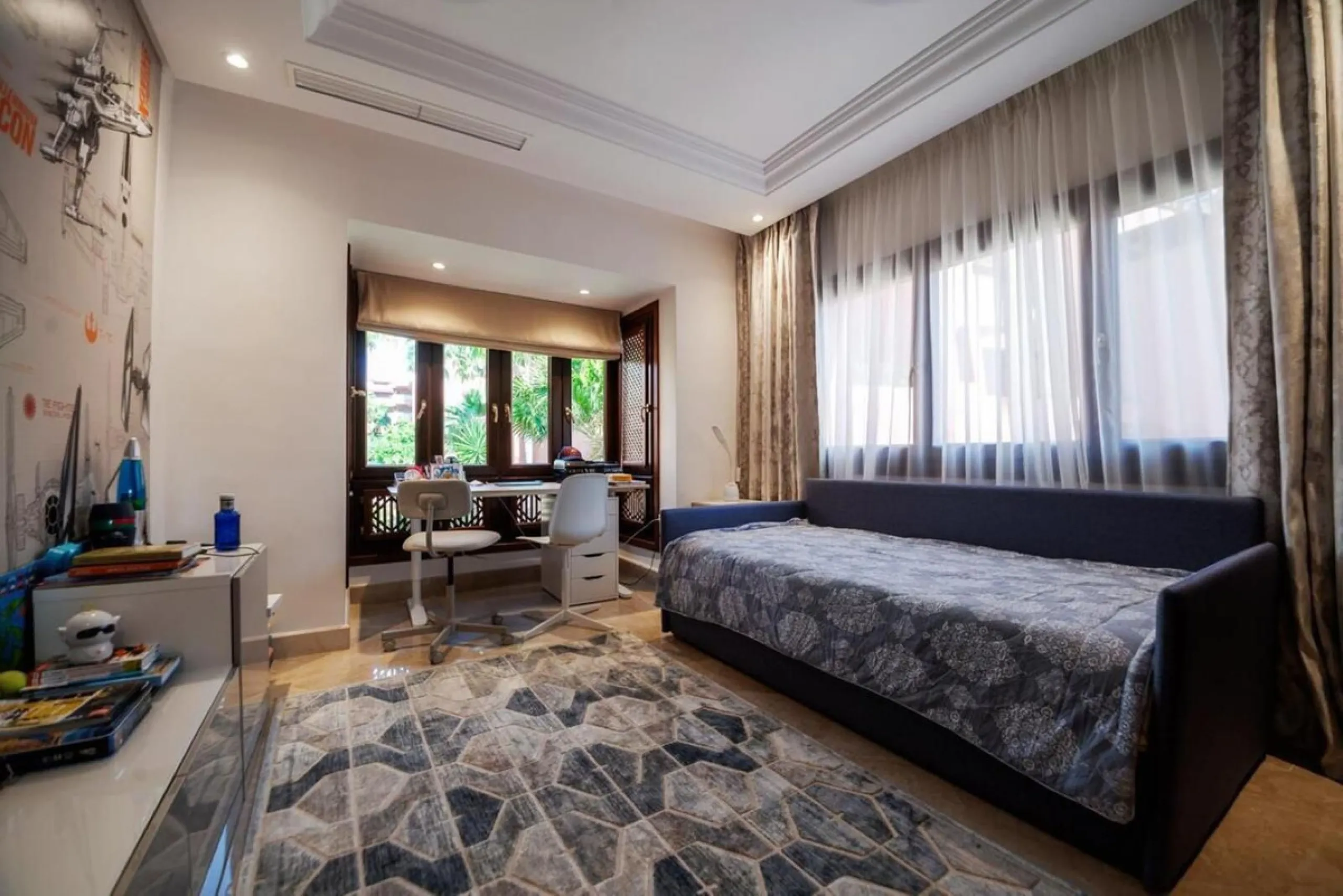 Torre Bermeja is a well designed 5 star luxury beachfront complex situated in Estepona